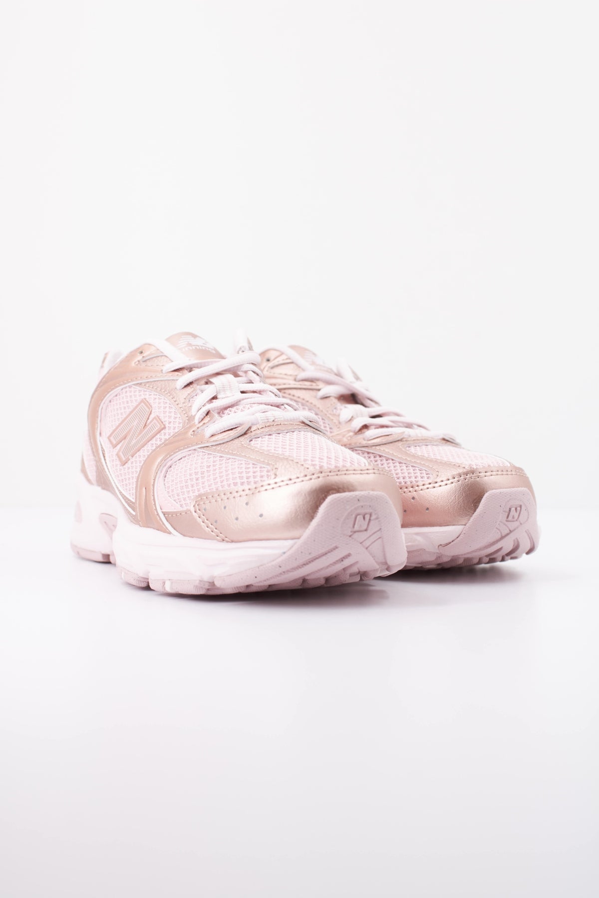 NEW BALANCE U ELP DEPORTIVO en color ROSA  (2)