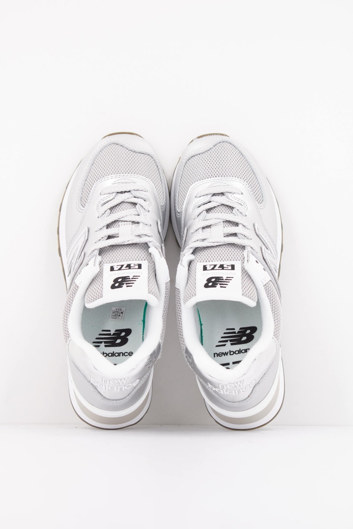 NEW BALANCE W  DEPORTIVO en color PLATA  (3)