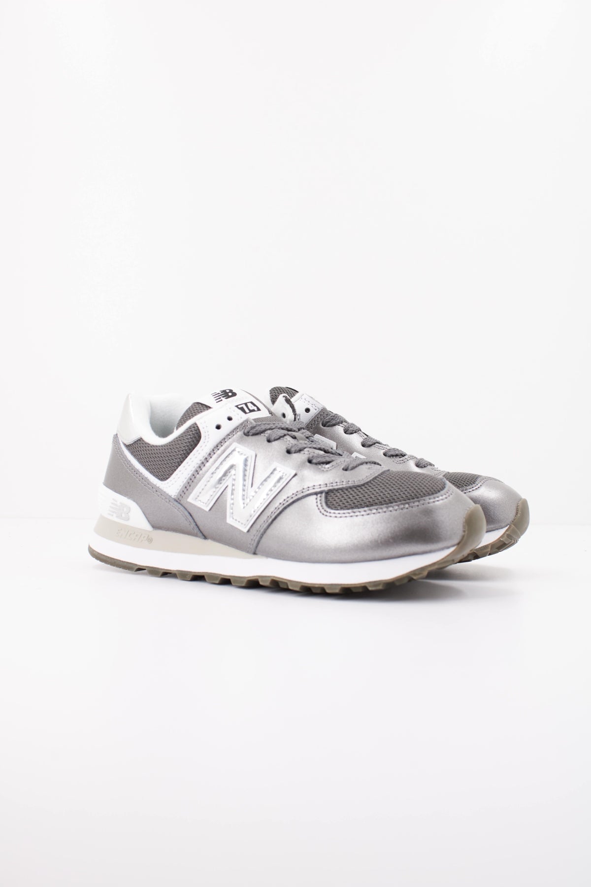 NEW BALANCE W DS DEPORTIVO en color PLATA  (2)