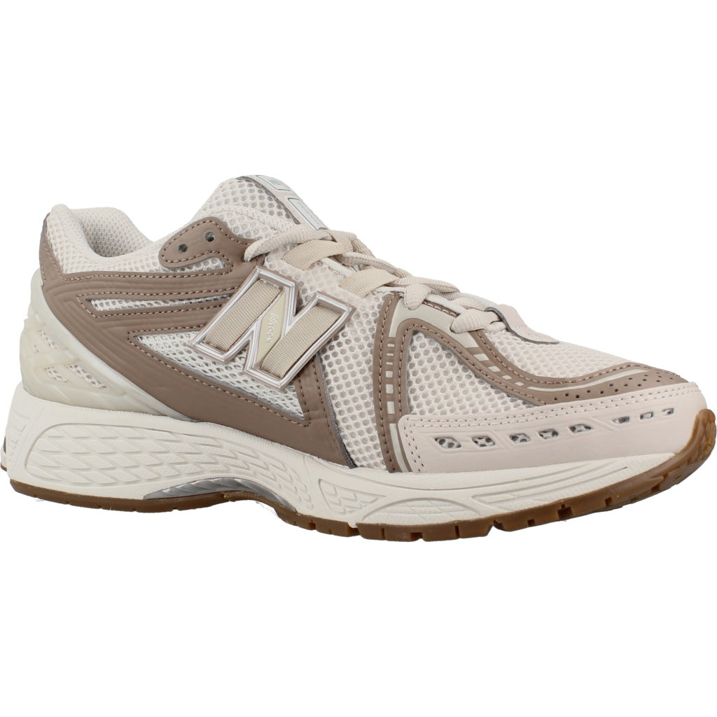 NEW BALANCE U FG DEPORTIVO en color BEIS  (5)