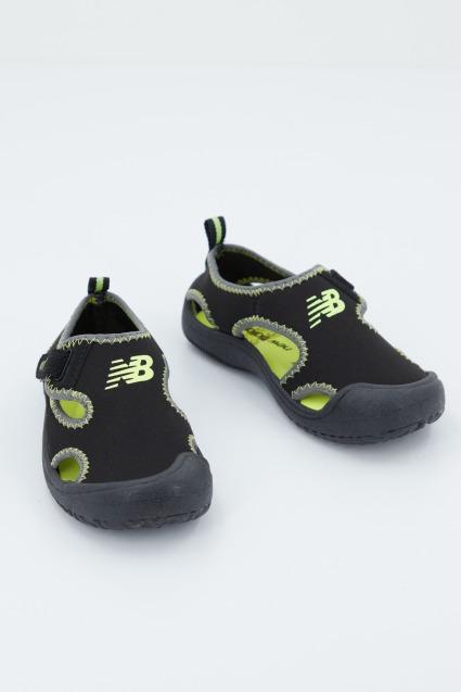 NEW BALANCE K BKLI  en color NEGRO  (1)