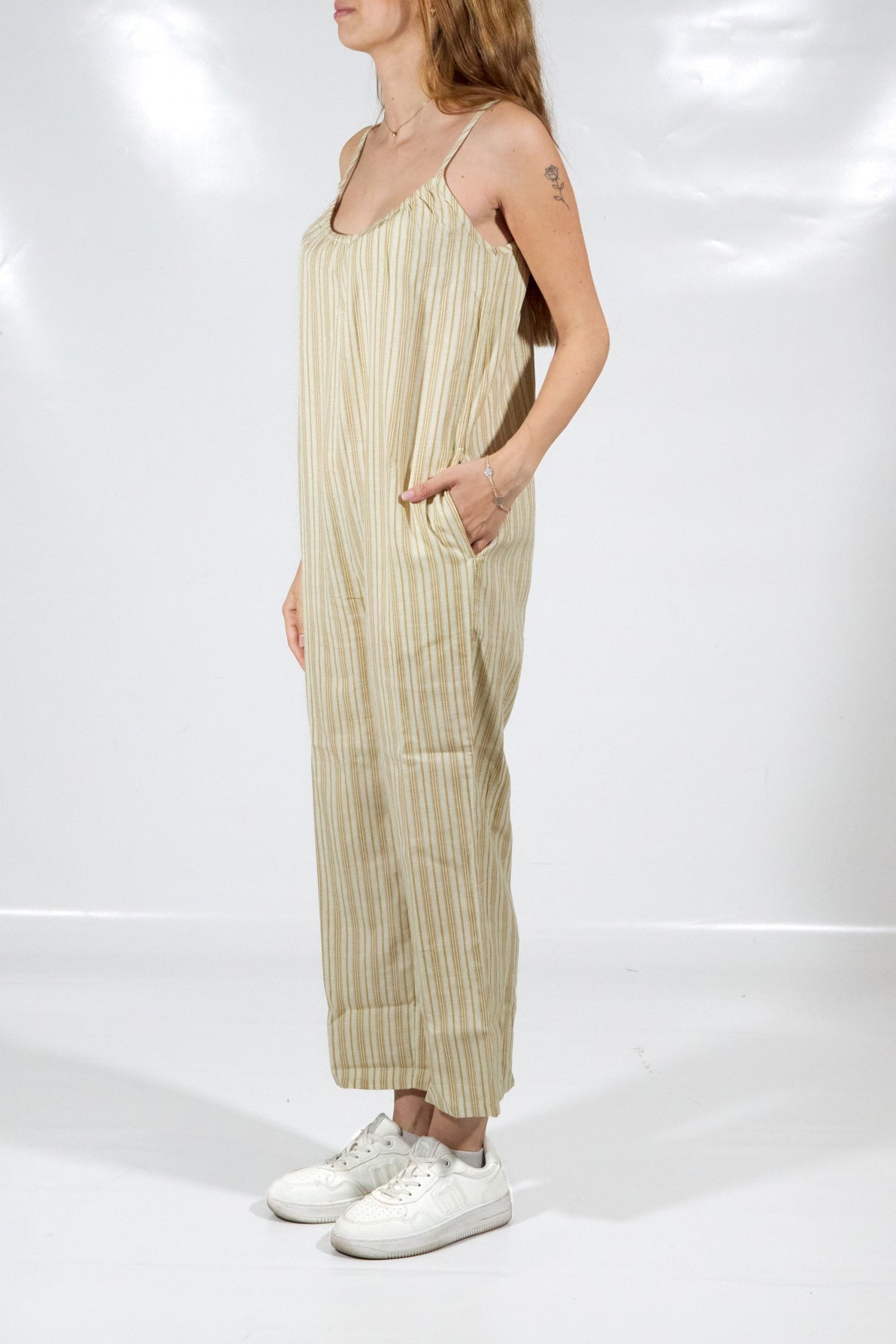 HURLEY  NEW HEIGHTS JUMPSUIT en color BEIS  (2)
