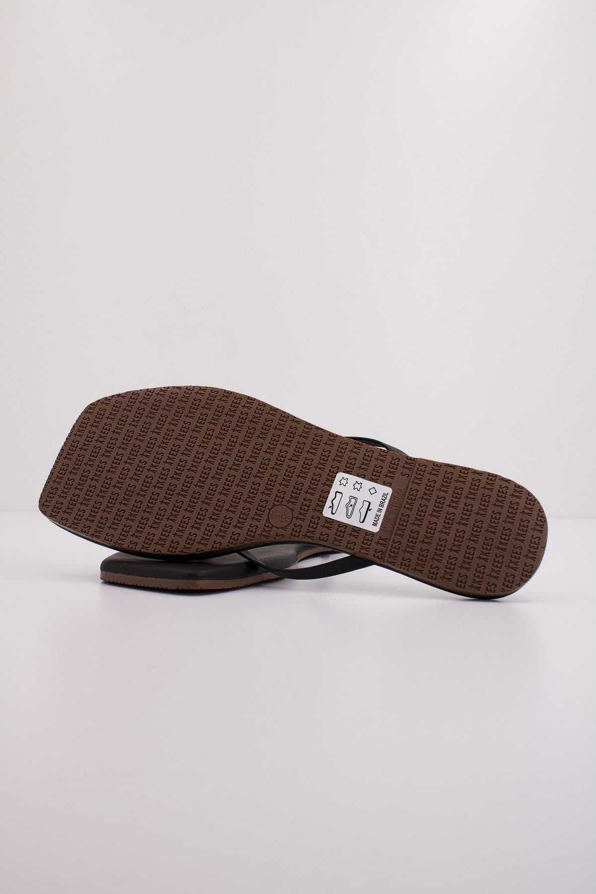 TKEES TKESQUARE TOE en color NEGRO  (5)