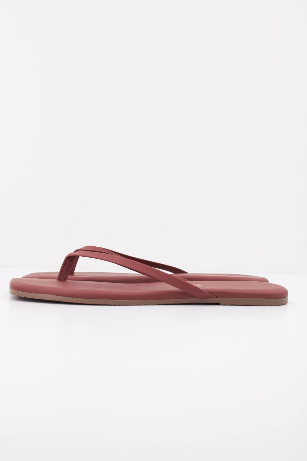TKEES TKESQUARE TOE en color BURDEOS  (1)