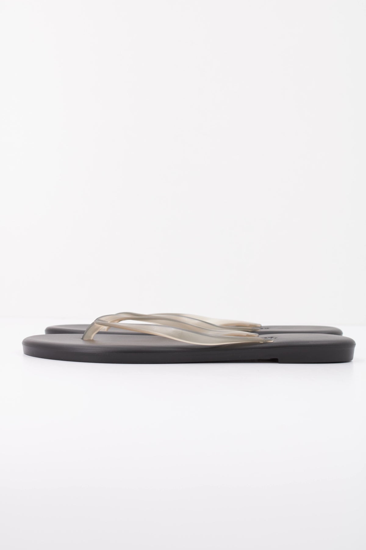 TKEES AQUA  SANDALIA en color NEGRO  (1)