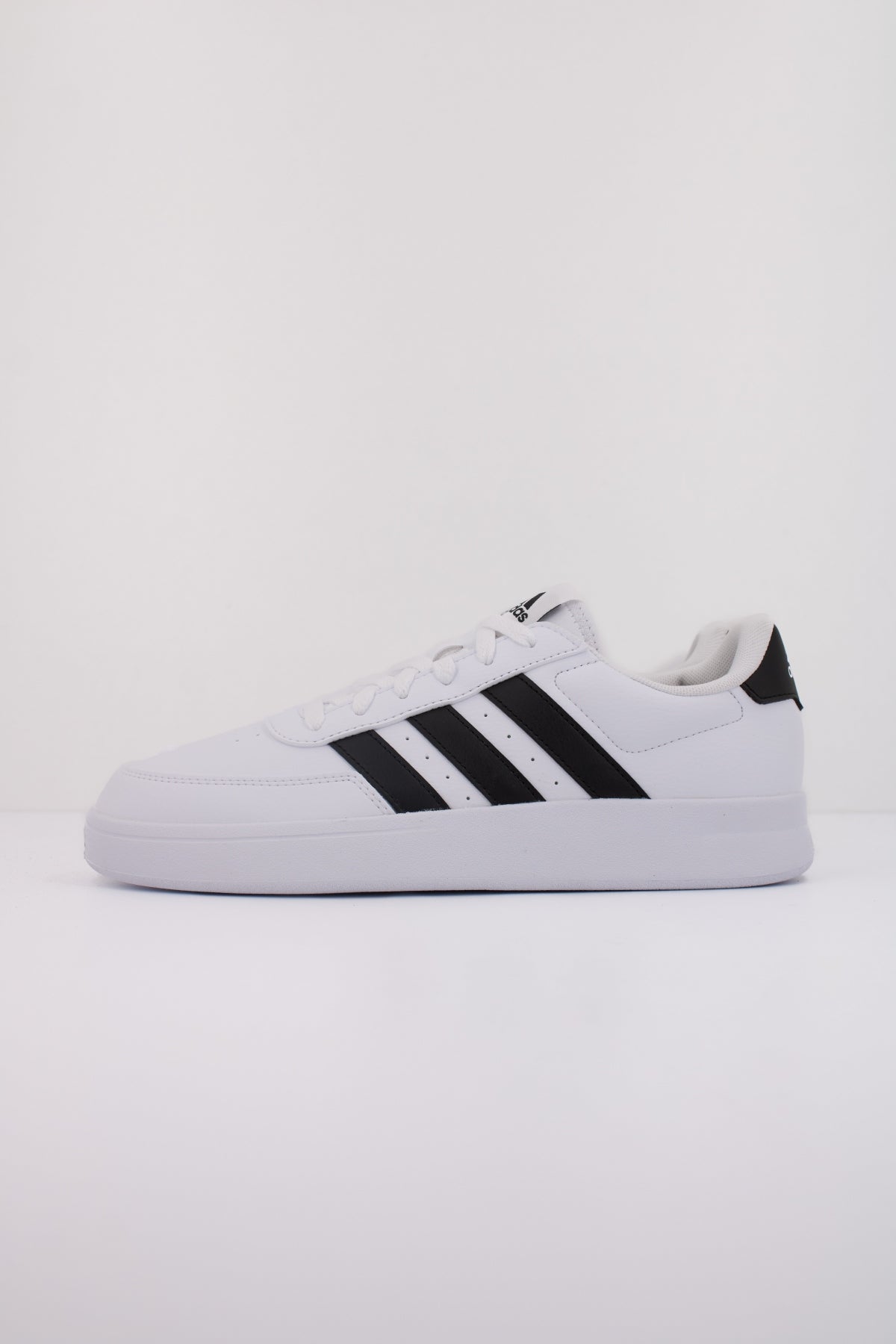 ADIDAS BREAKNET . en color BLANCO  (1)
