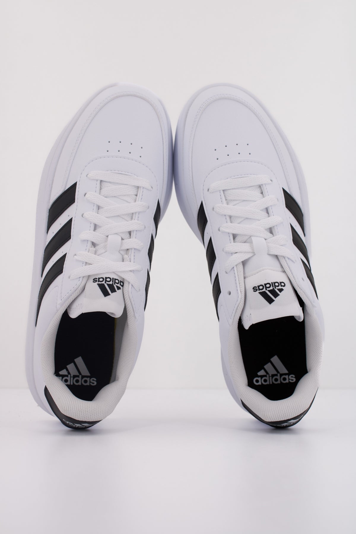ADIDAS BREAKNET . en color BLANCO  (3)