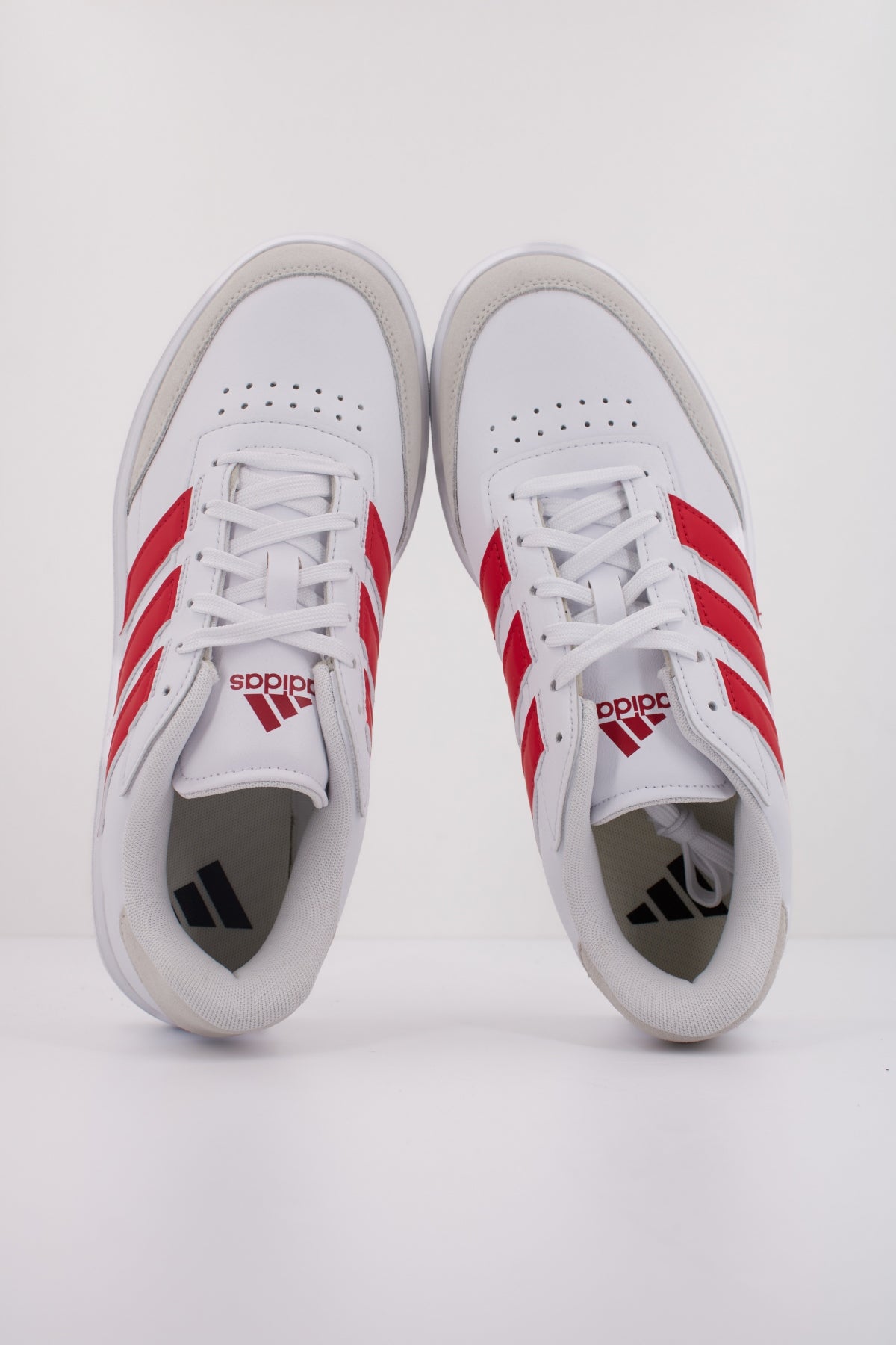 ADIDAS COURTBLOCK en color BLANCO  (3)