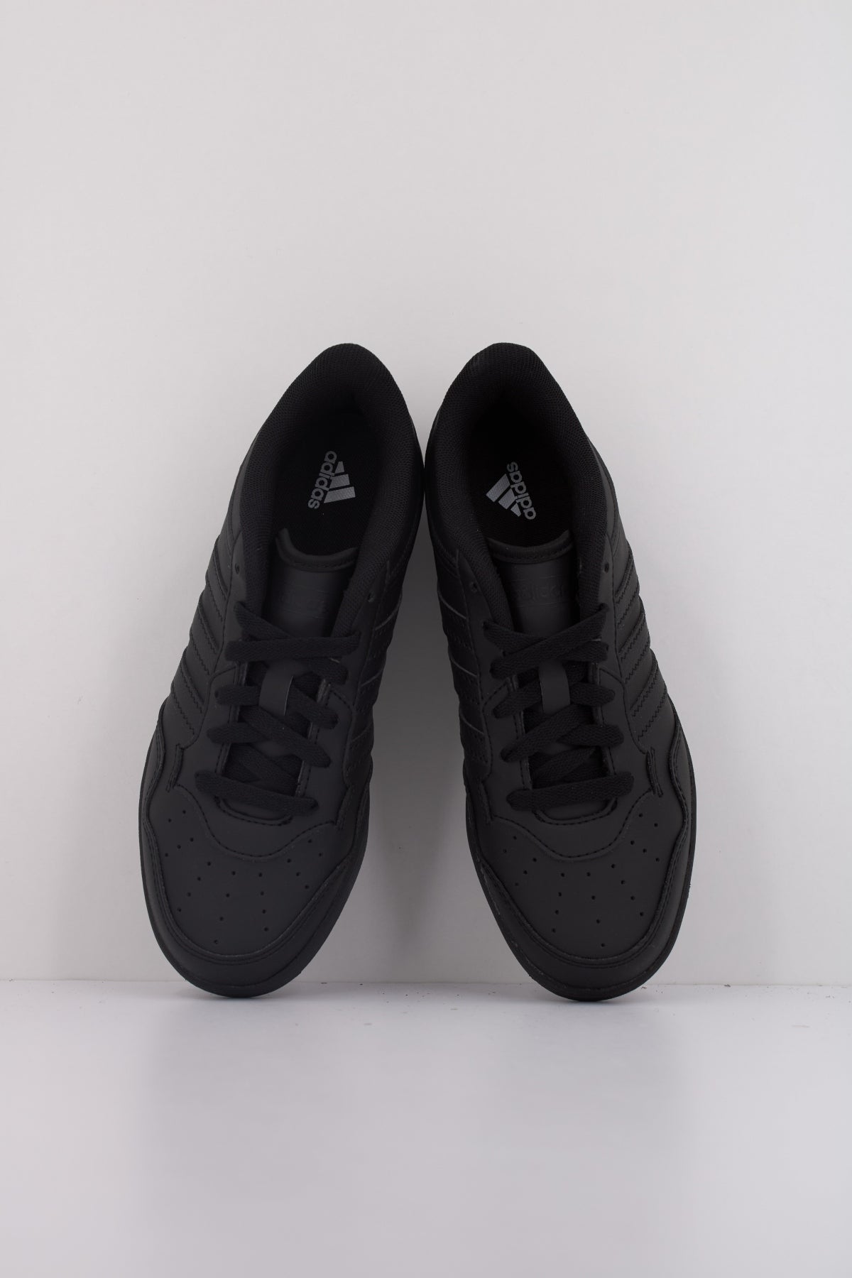 ADIDAS HOOPS . J en color NEGRO  (3)
