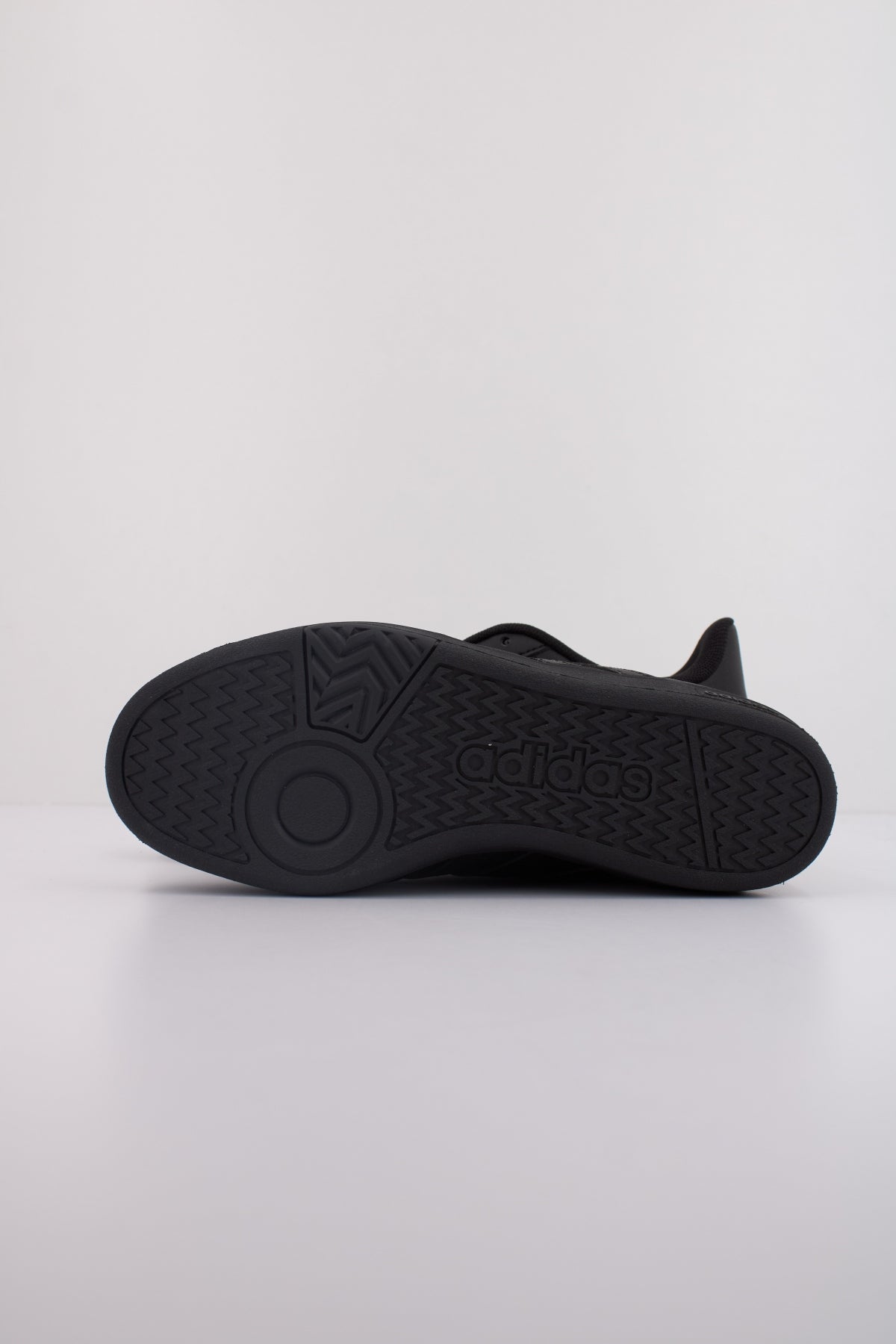 ADIDAS HOOPS . J en color NEGRO  (5)