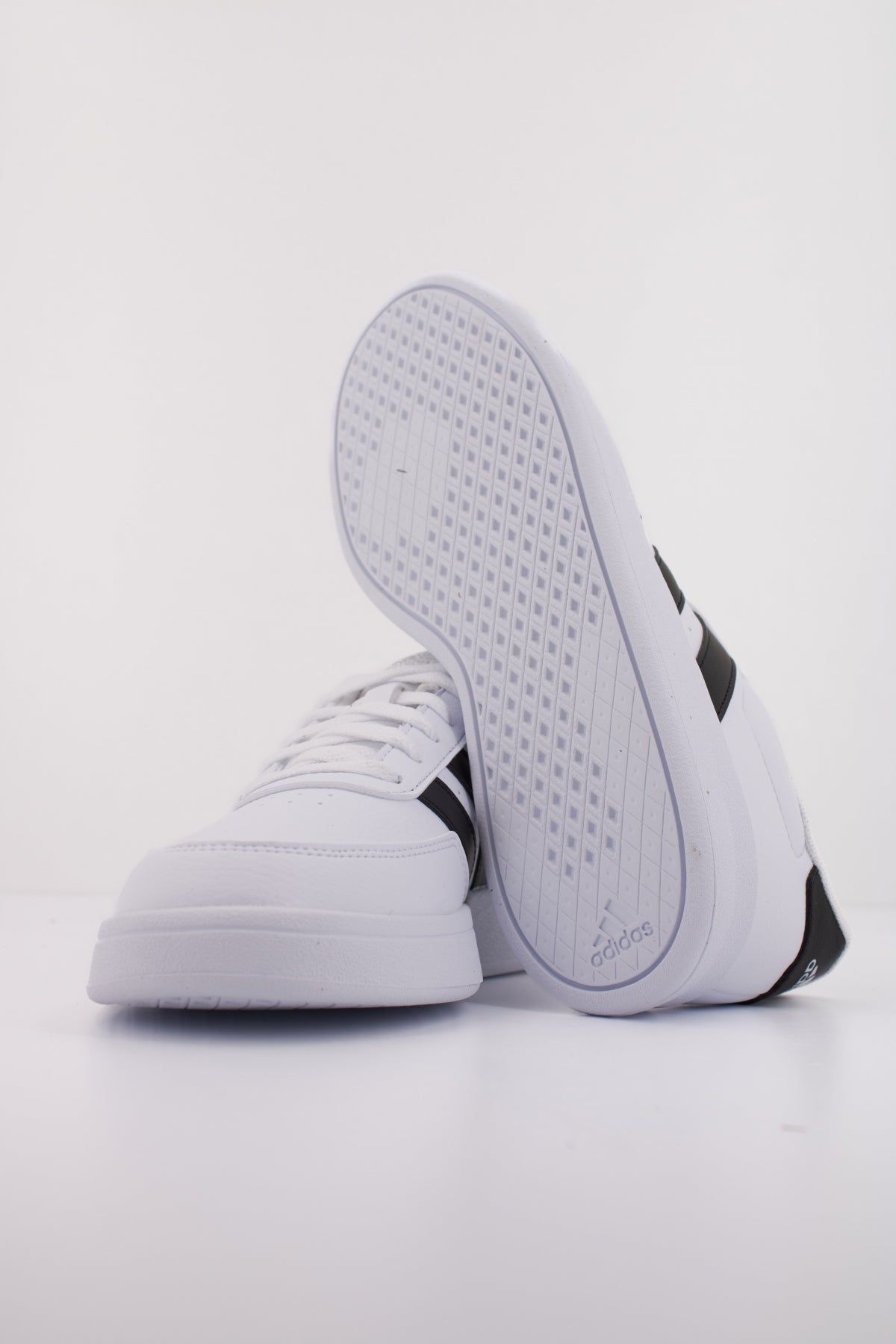 ADIDAS BREAKNET . en color BLANCO  (5)