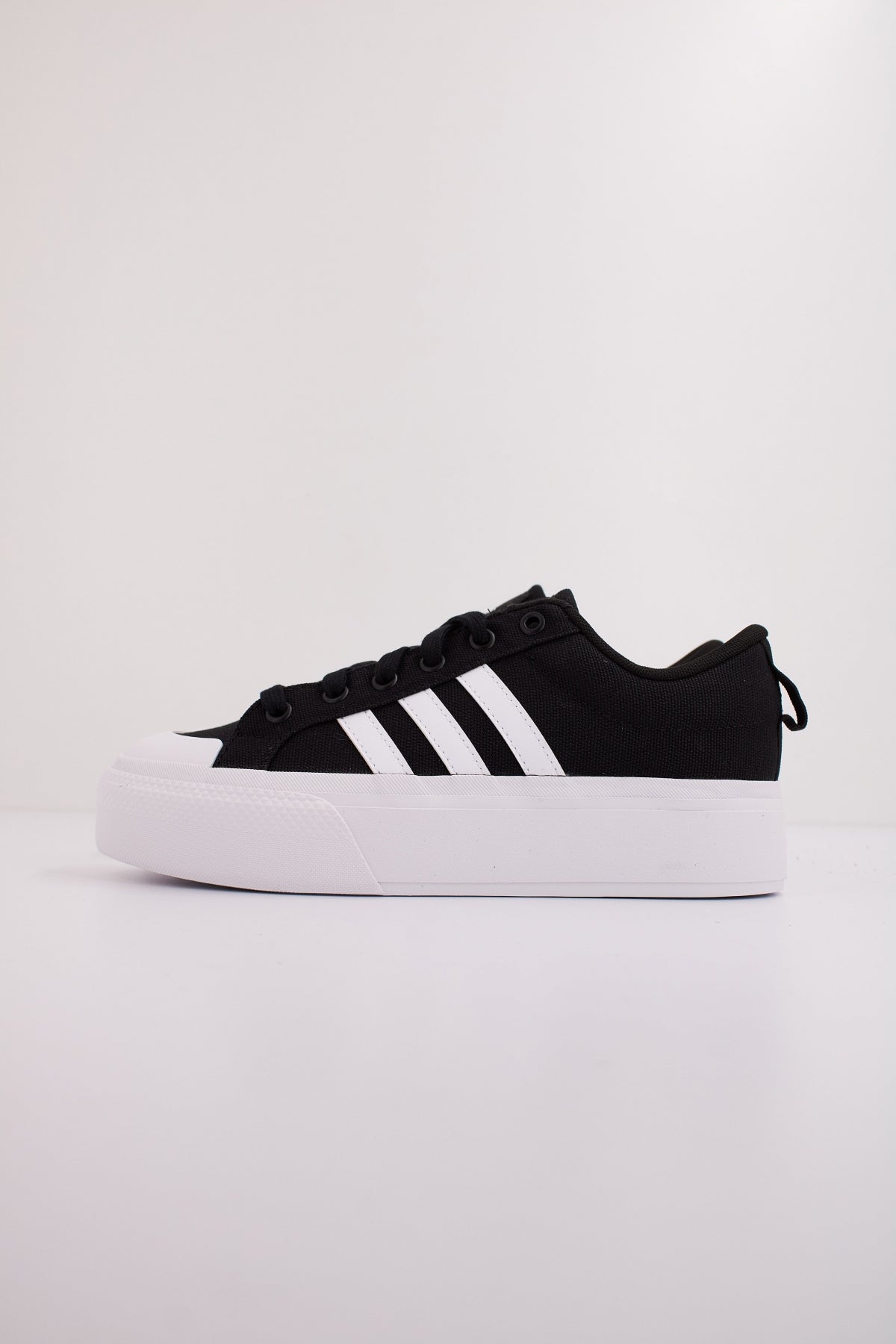 ADIDAS BRAVADA . PLATFOR en color NEGRO  (1)