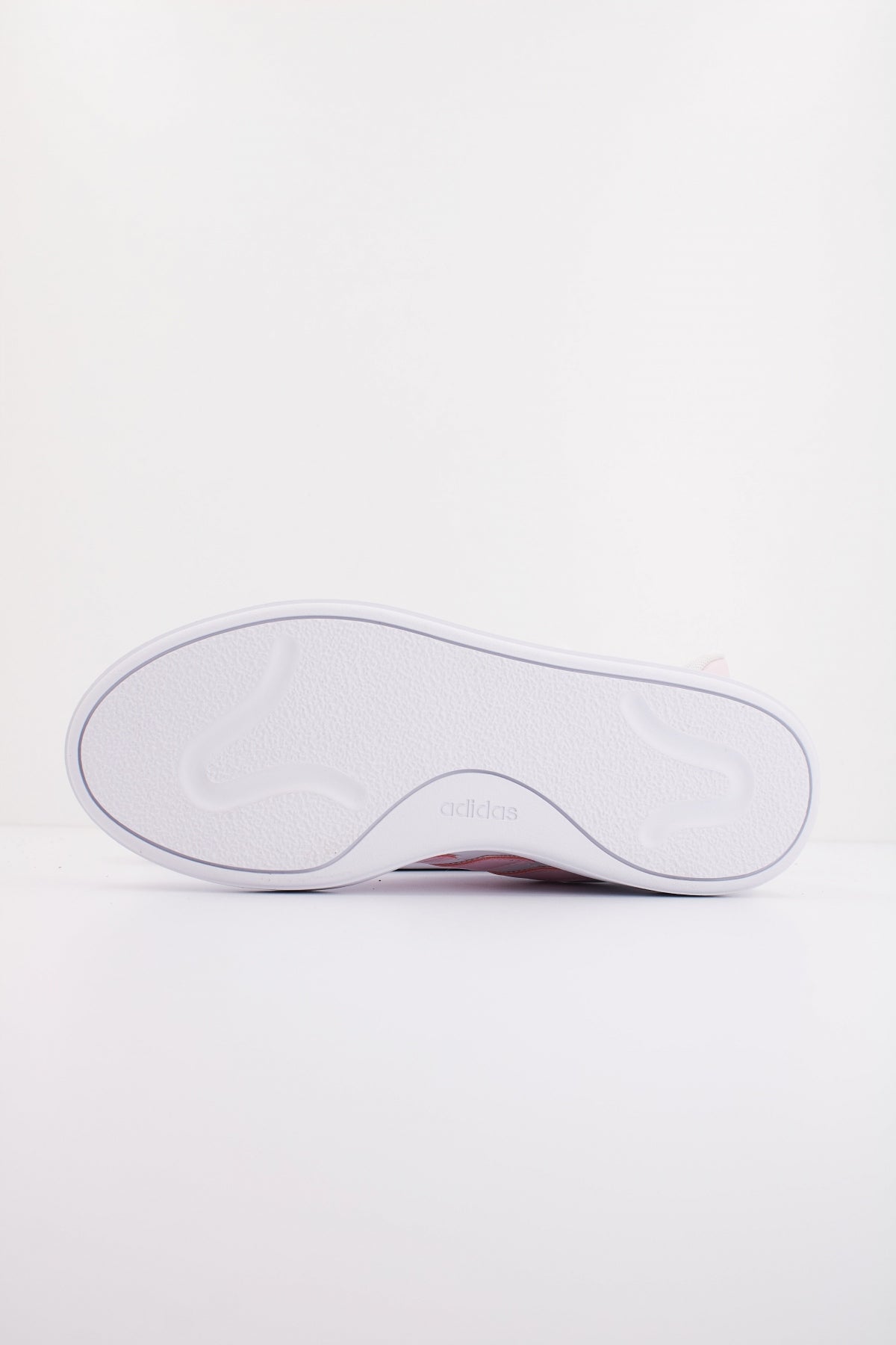 ADIDAS COURTBLOCK en color BLANCO  (5)