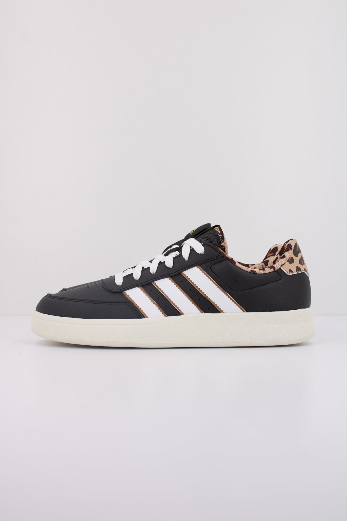 ADIDAS BREAKNET . en color NEGRO  (1)