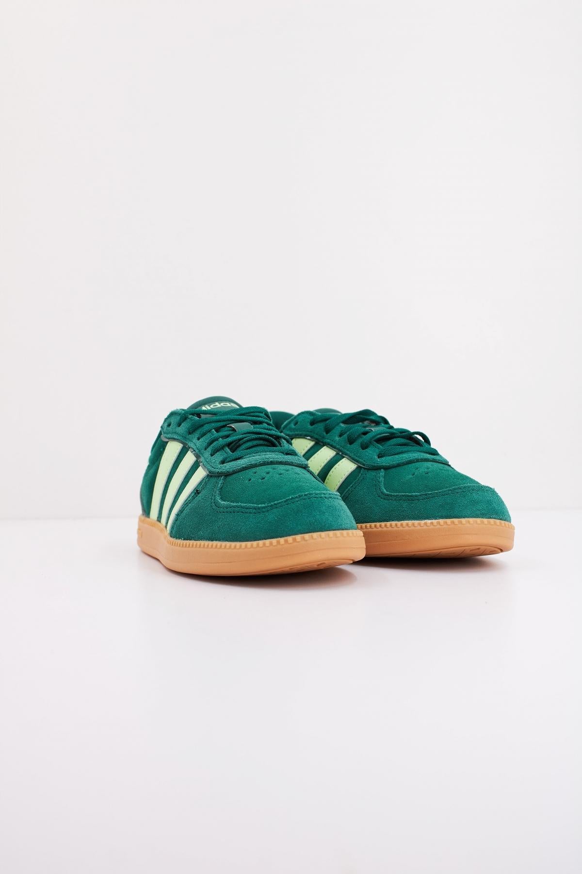 ADIDAS BREAKNET SLEEK en color VERDE  (2)