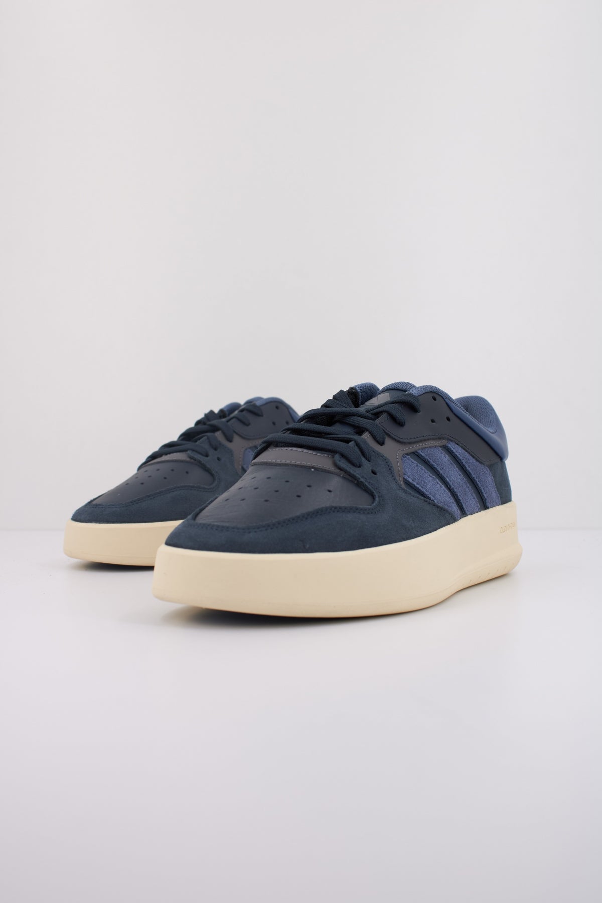 ADIDAS COURT  en color AZUL  (2)