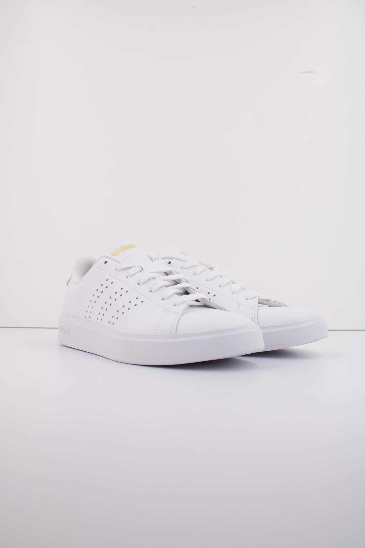 ADIDAS ADVANTAGE . en color BLANCO  (2)
