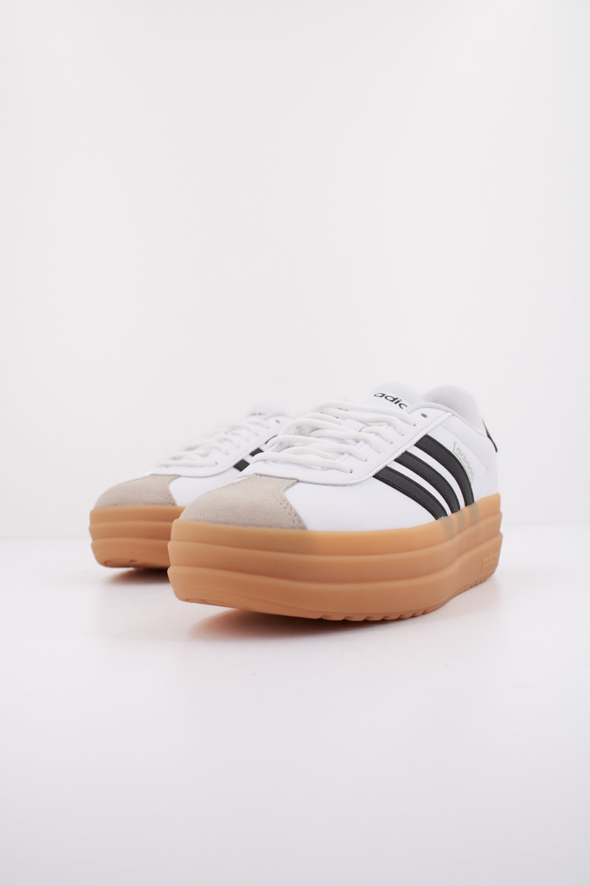 ADIDAS COURT BOLD en color BLANCO  (2)