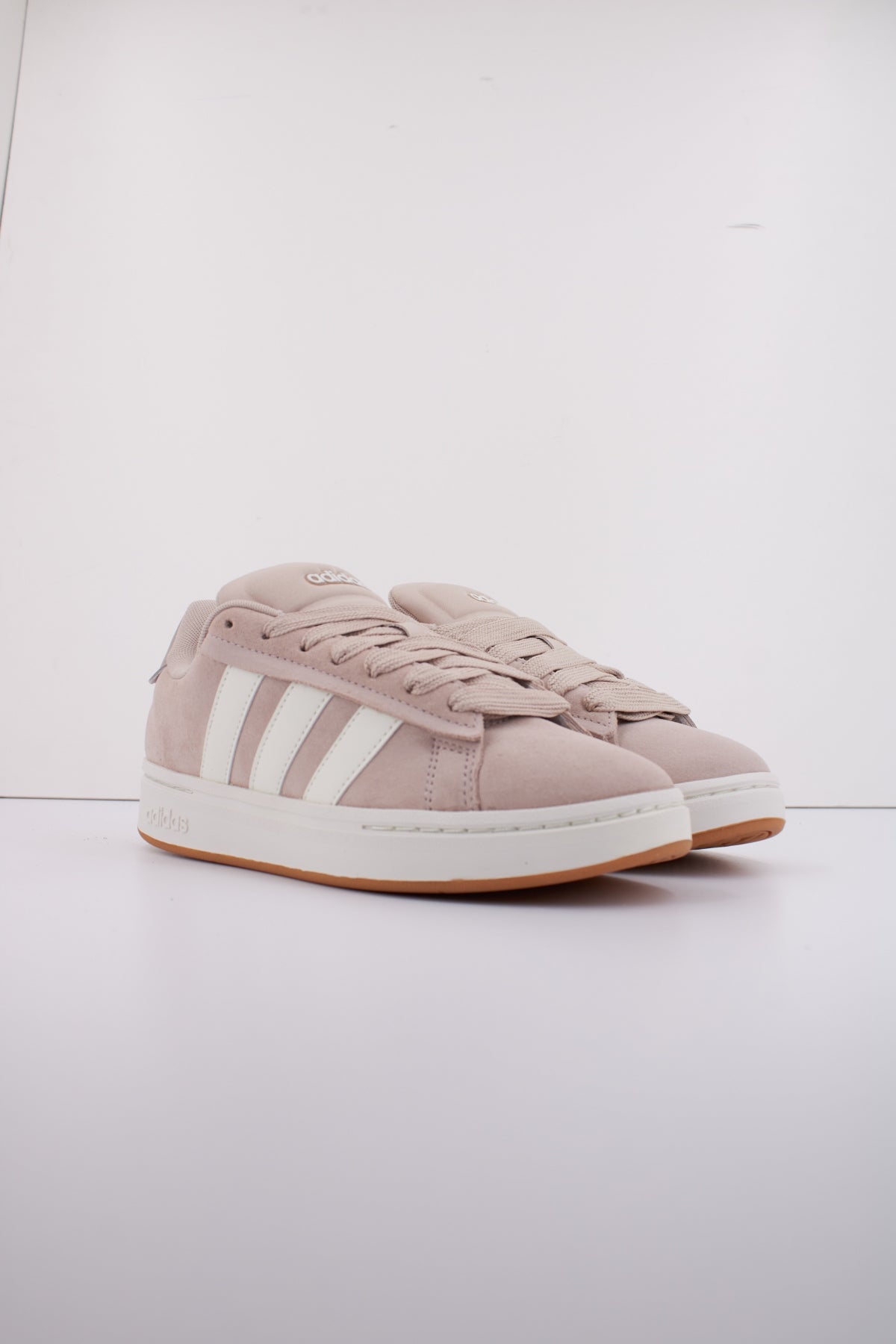 ADIDAS GRAND COURT ALPHA  en color NUDE  (2)