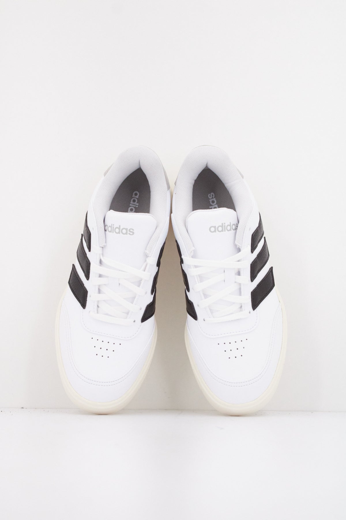 ADIDAS COURTBLOCK BOLD en color BLANCO  (3)