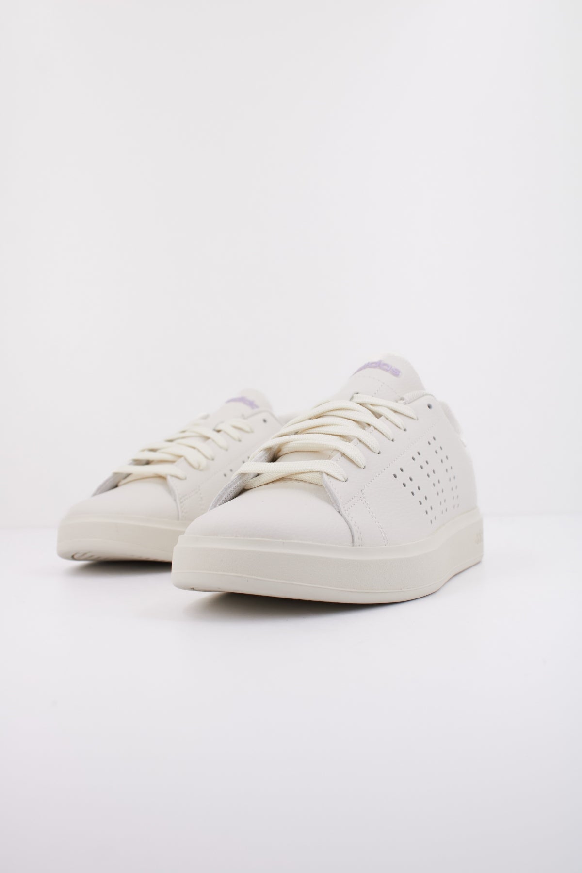 ADIDAS  ADVANTAGE .  en color BLANCO  (2)
