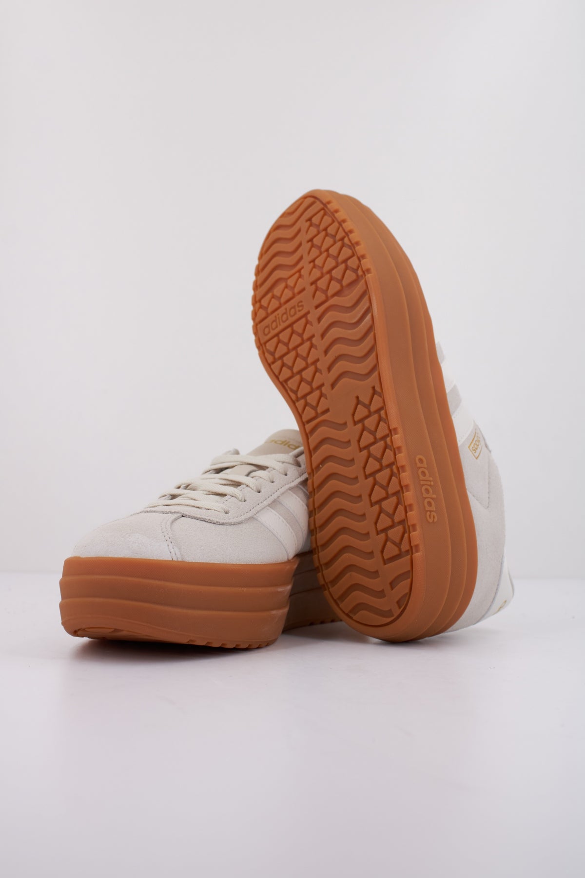 ADIDAS COURT BOLD en color BEIS  (5)