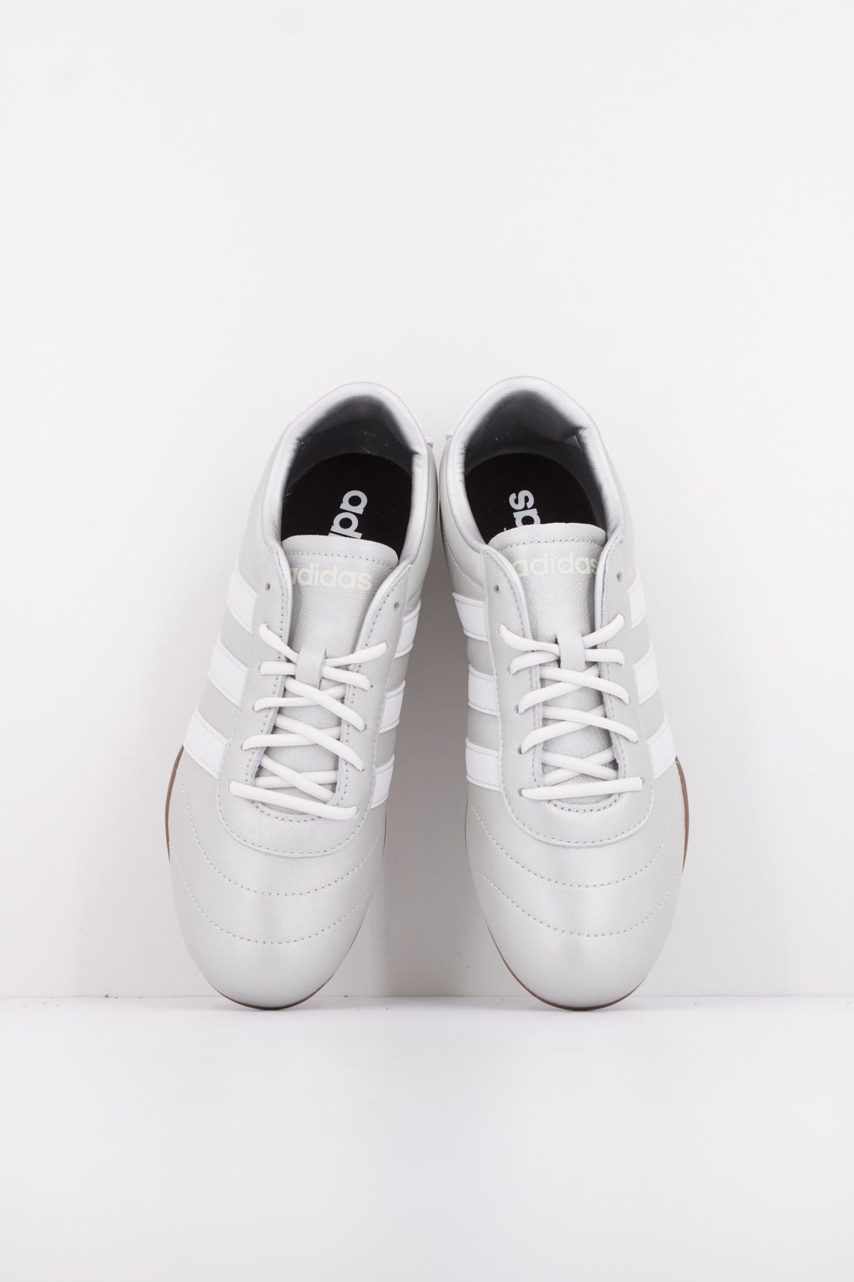 ADIDAS GRAND COURT LO en color PLATA  (4)