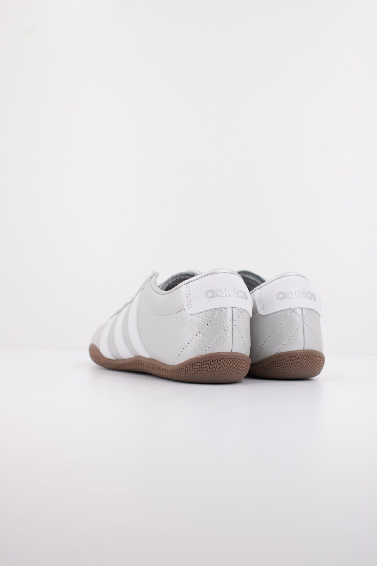 ADIDAS GRAND COURT LO en color PLATA  (5)