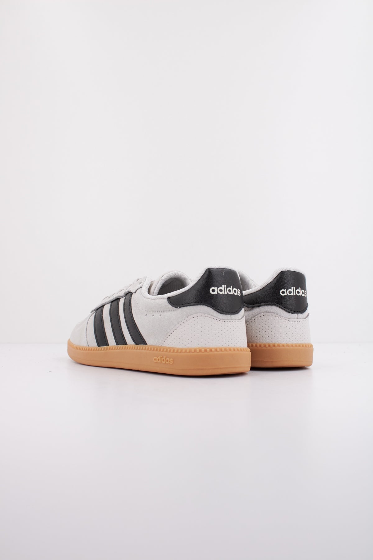 ADIDAS BREAKNET SLEEK en color GRIS  (4)