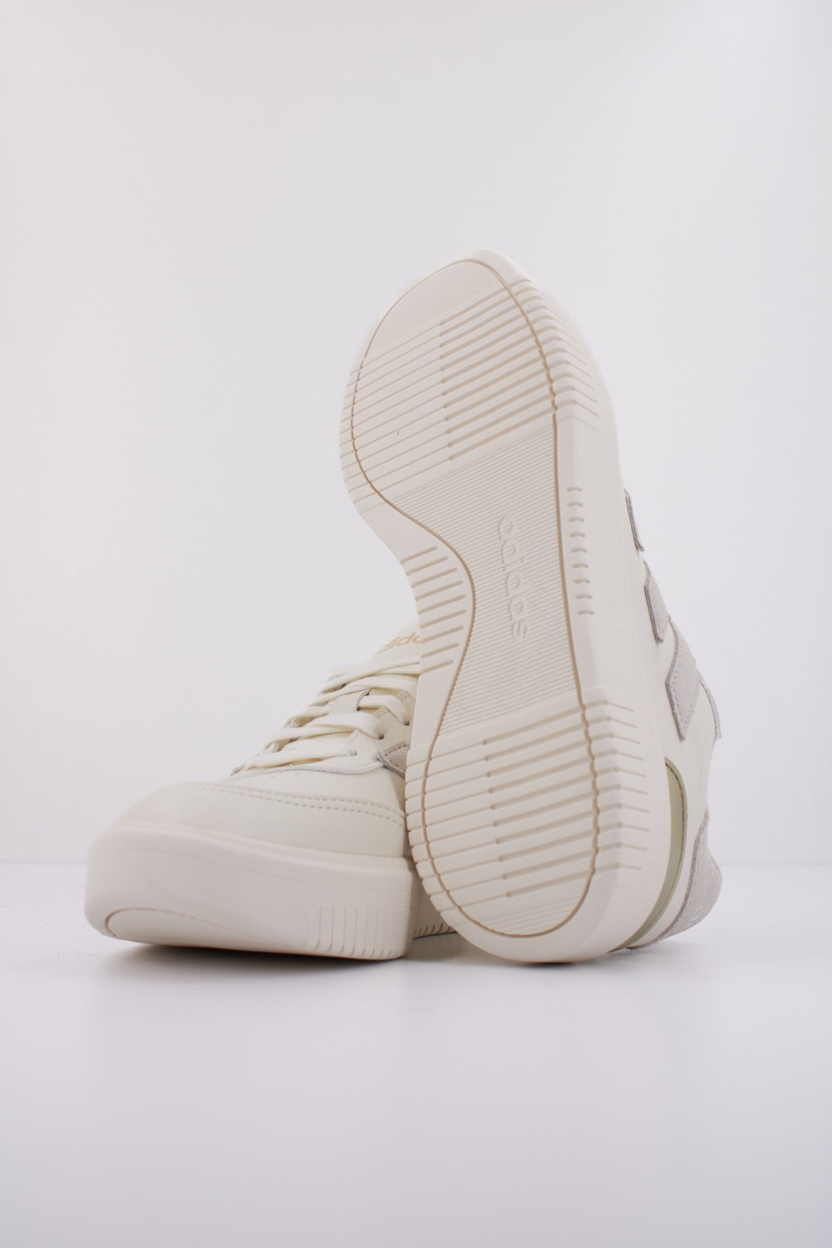 ADIDAS COURTBLOCK BOLD en color BEIS  (5)