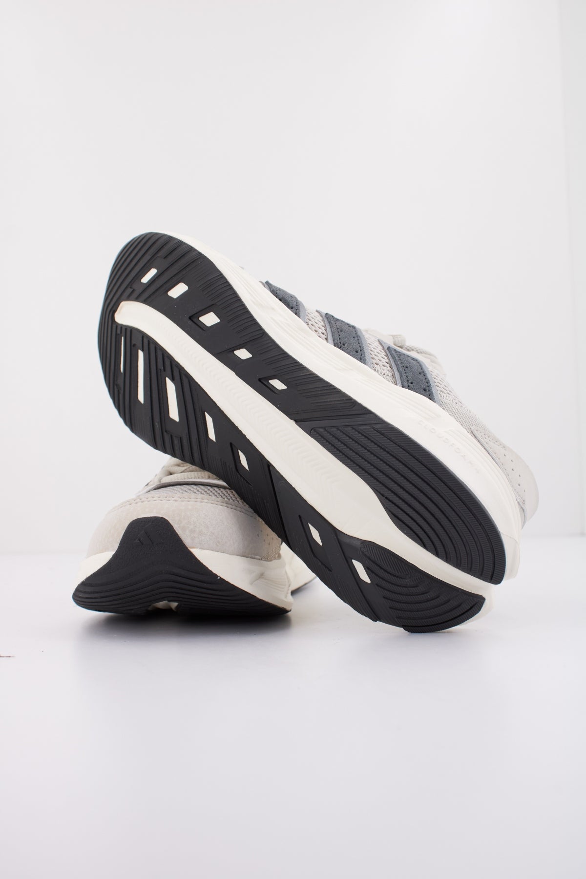 ADIDAS  ASTRASTAR  en color GRIS  (5)