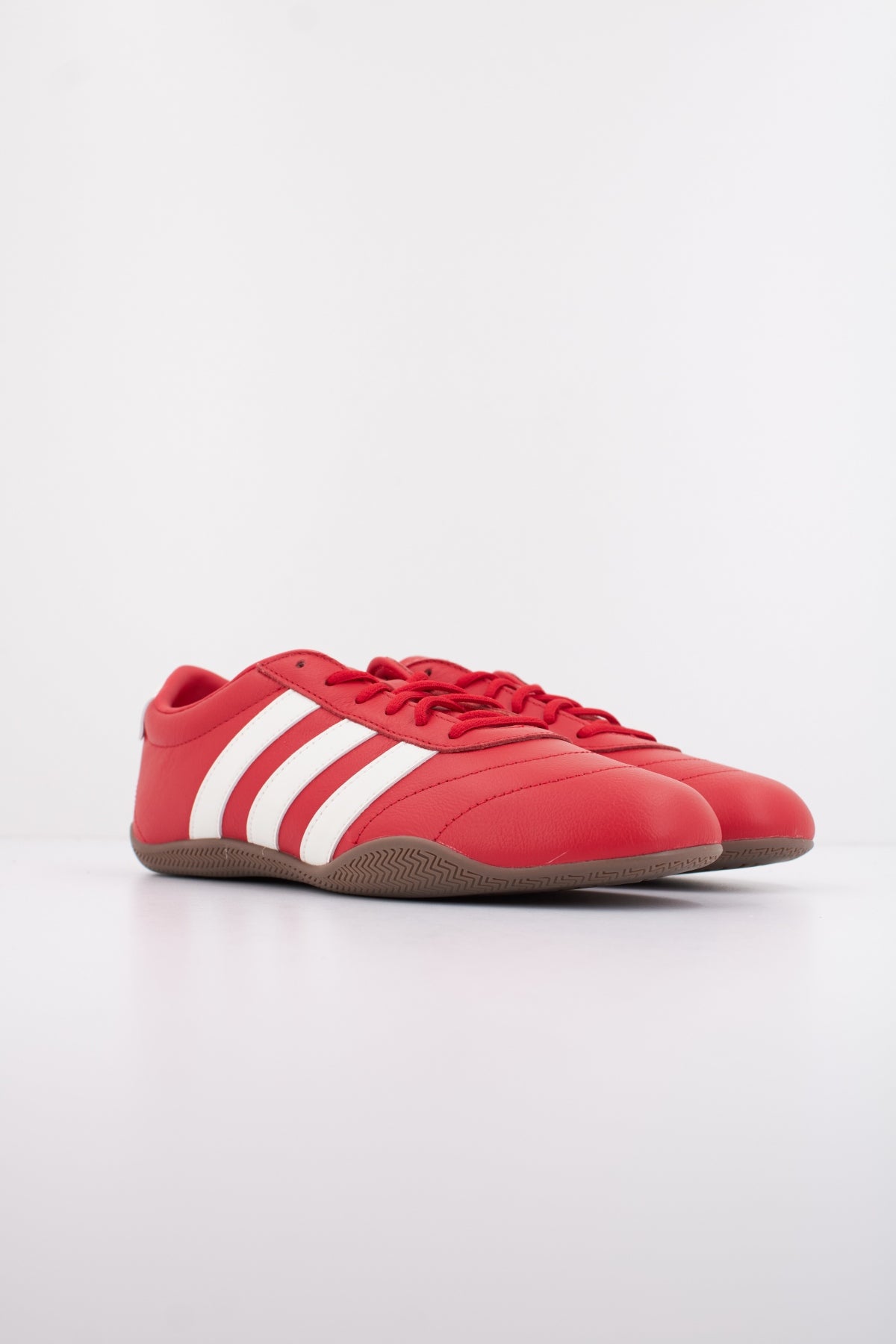 ADIDAS  GRAND COURT LO  en color ROJO  (2)