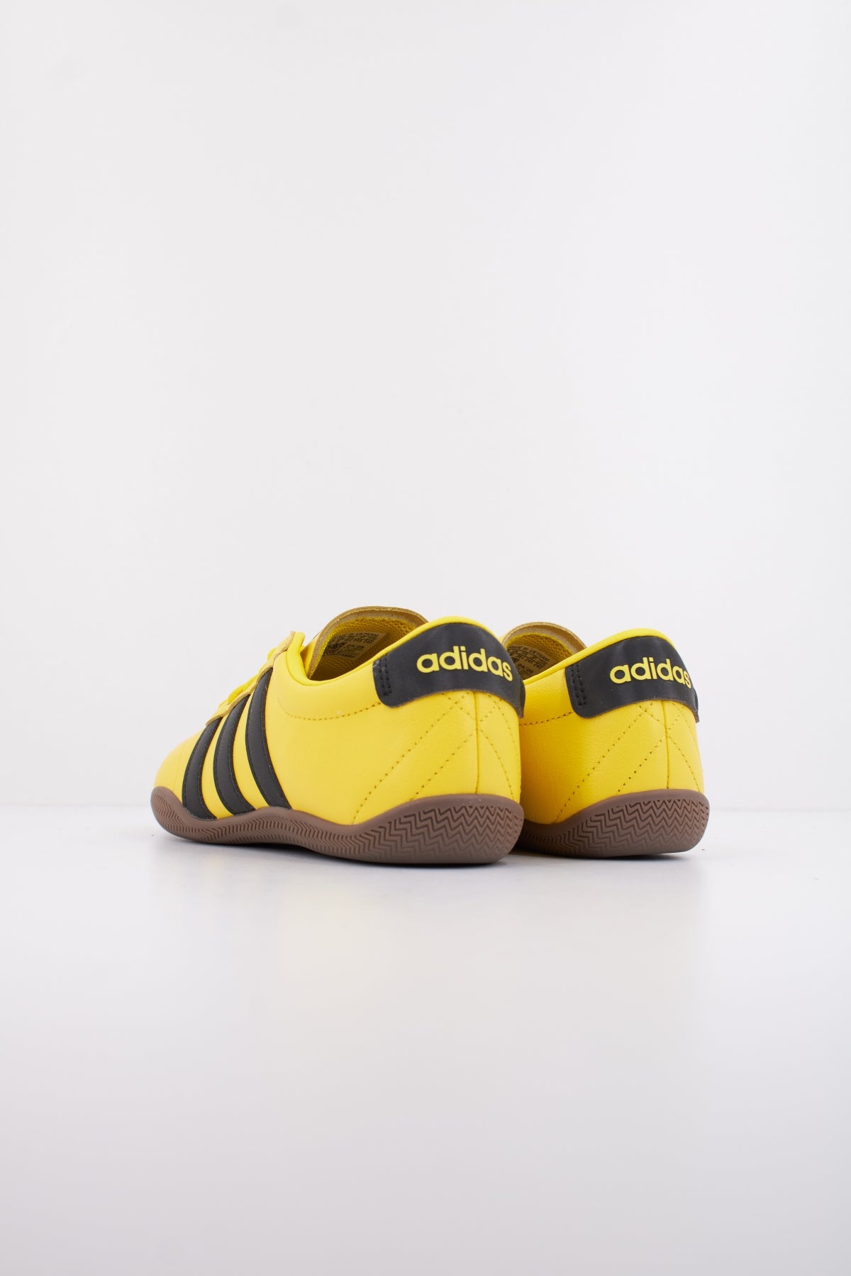 ADIDAS GRAND COURT LO en color AMARILLO  (4)