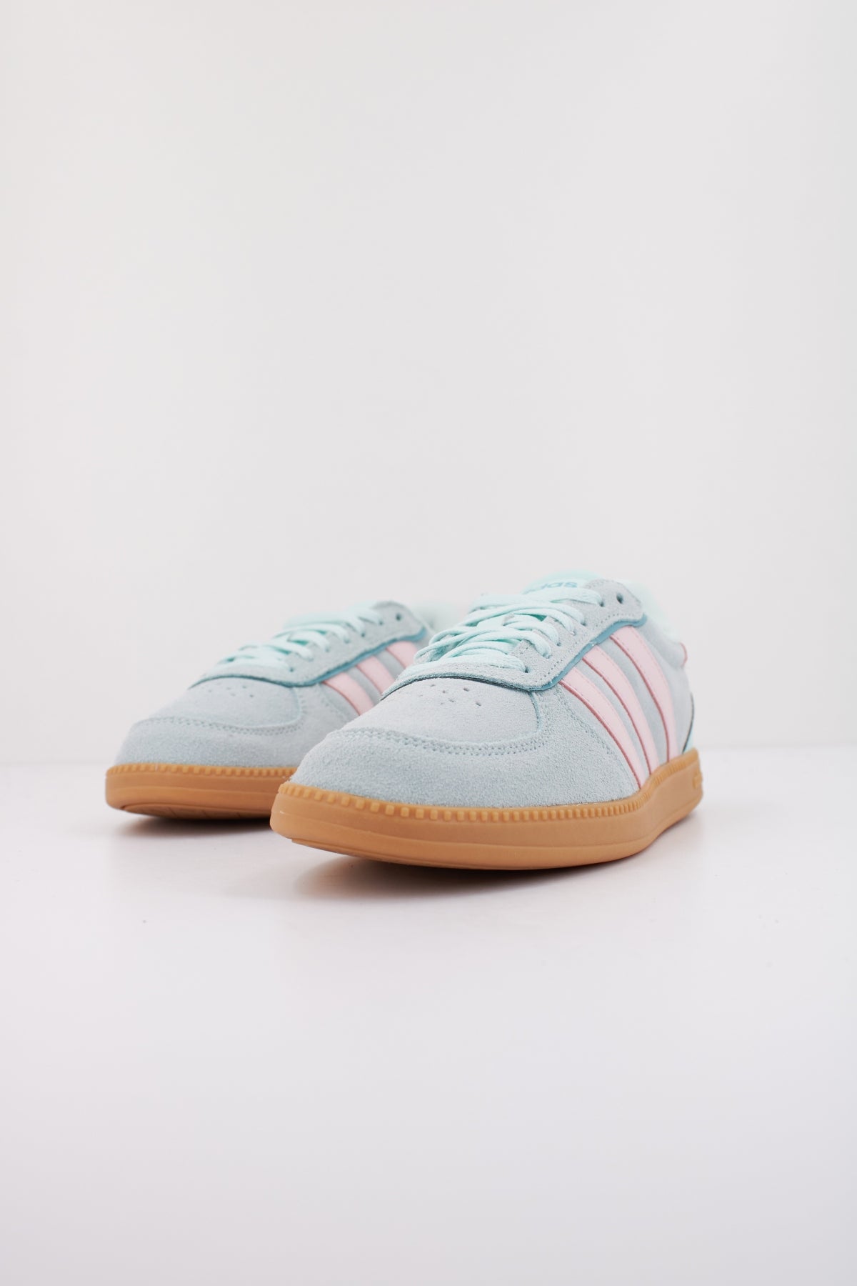 ADIDAS BREAKNET SLEEK en color AZUL  (2)