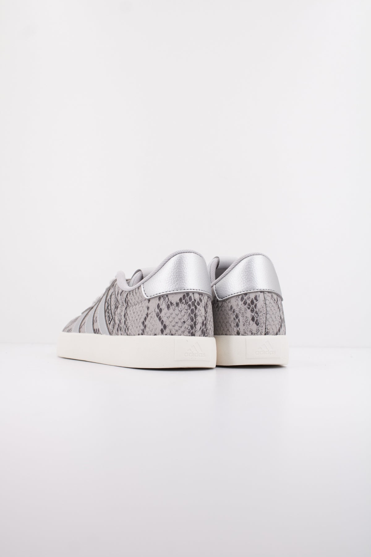 ADIDAS VL COURT . en color ANIMAL PRINT  (4)