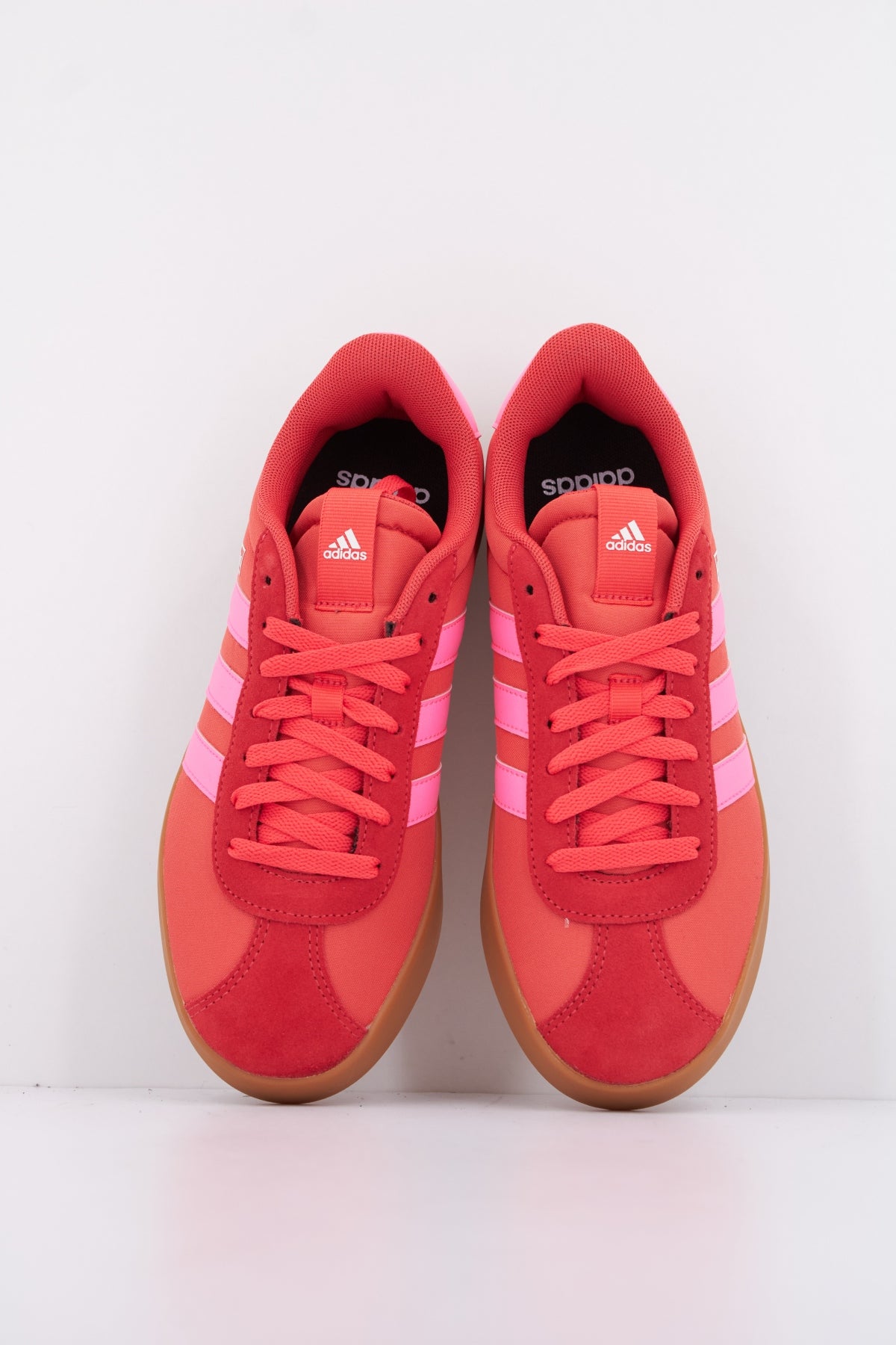ADIDAS  VL COURT .  en color ROJO  (3)