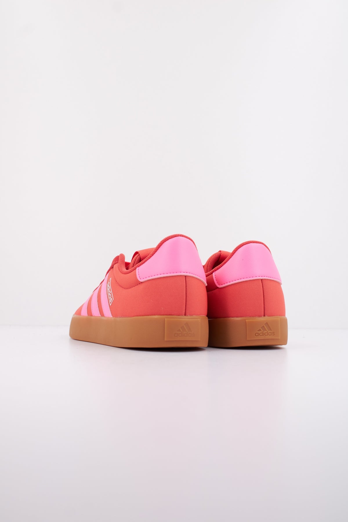 ADIDAS  VL COURT .  en color ROJO  (4)