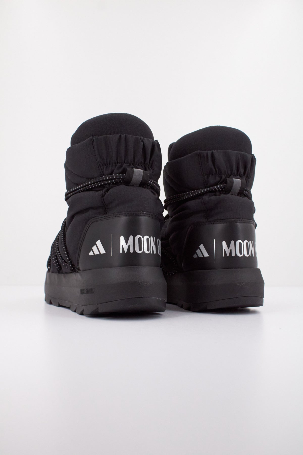 ADIDAS X MOONBOOT A en color NEGRO  (4)
