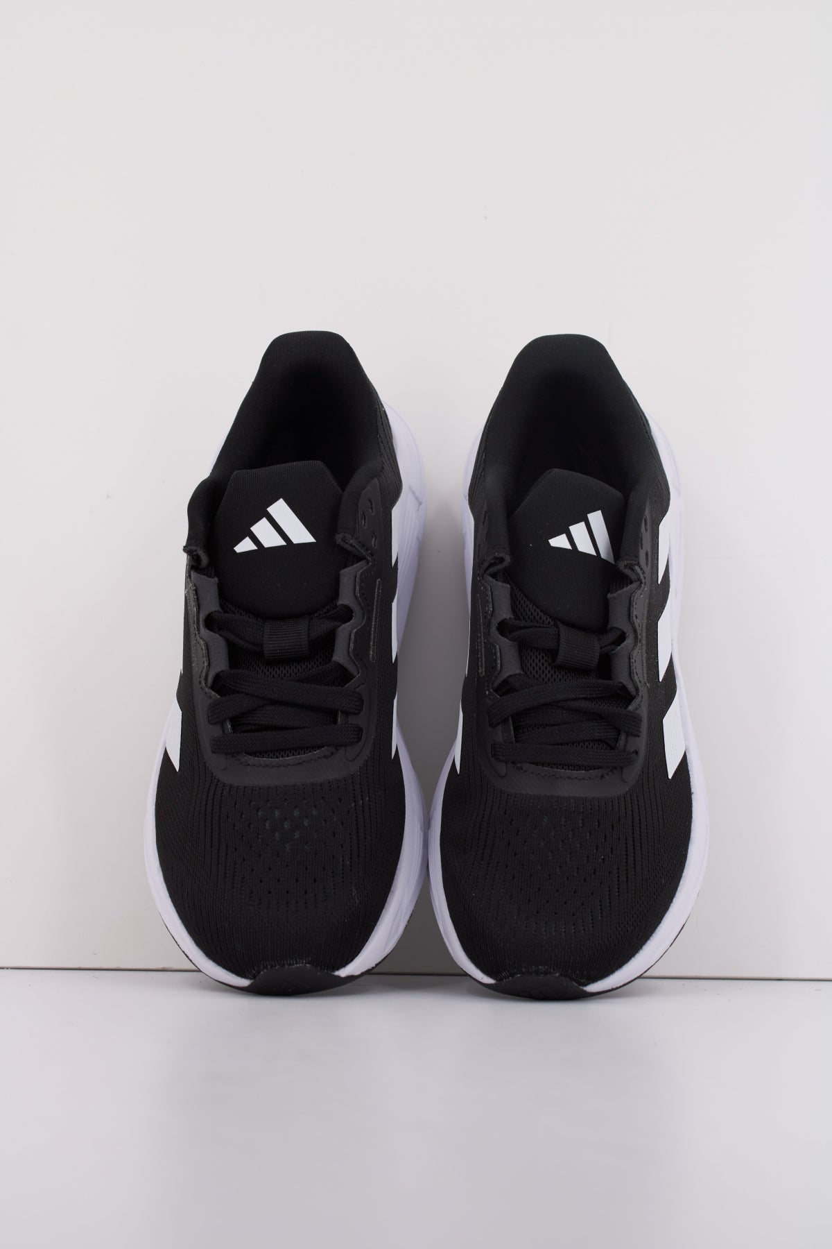 ADIDAS QUESTAR  W en color NEGRO  (3)