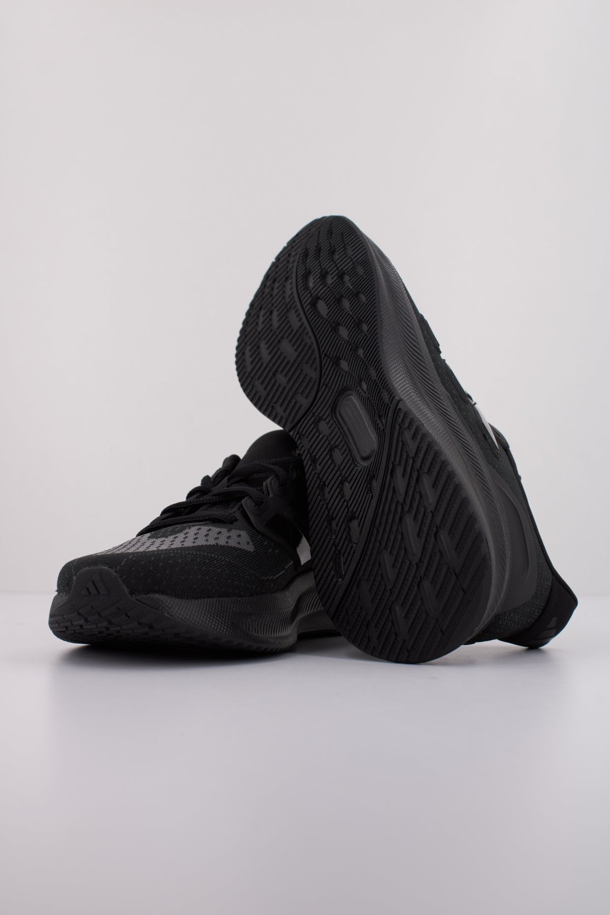 ADIDAS ULTRARUN  W en color NEGRO  (5)