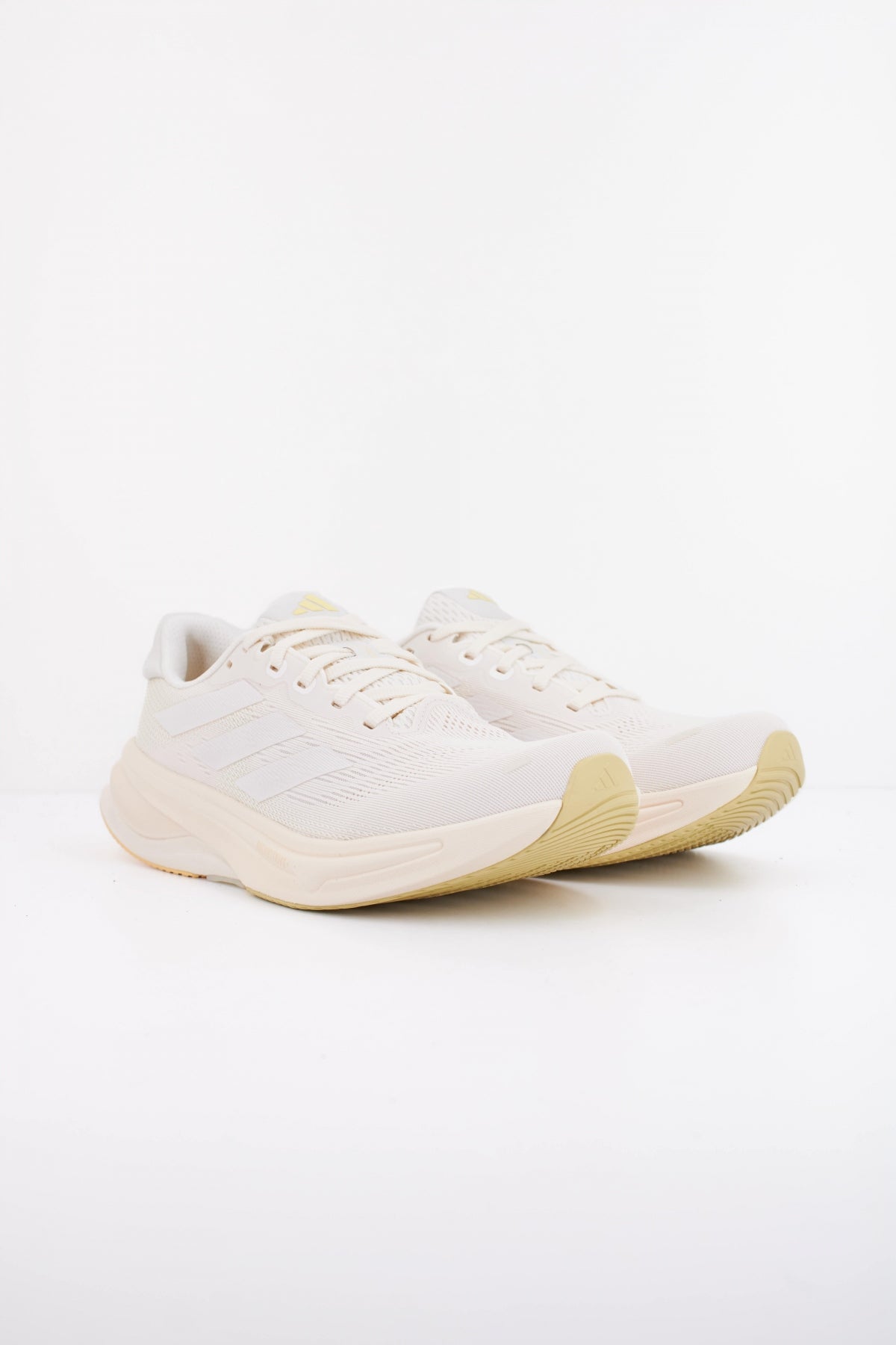 ADIDAS SUPERNOVA SOLUTION en color BLANCO  (2)