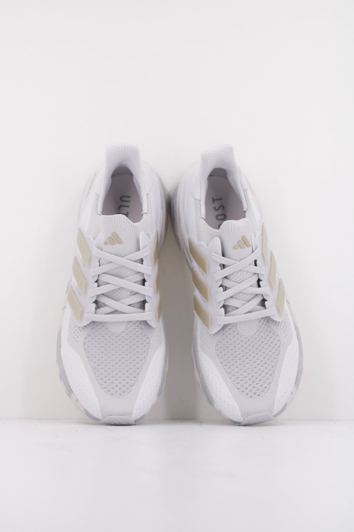 ADIDAS ULTRABOOST  W en color GRIS  (3)