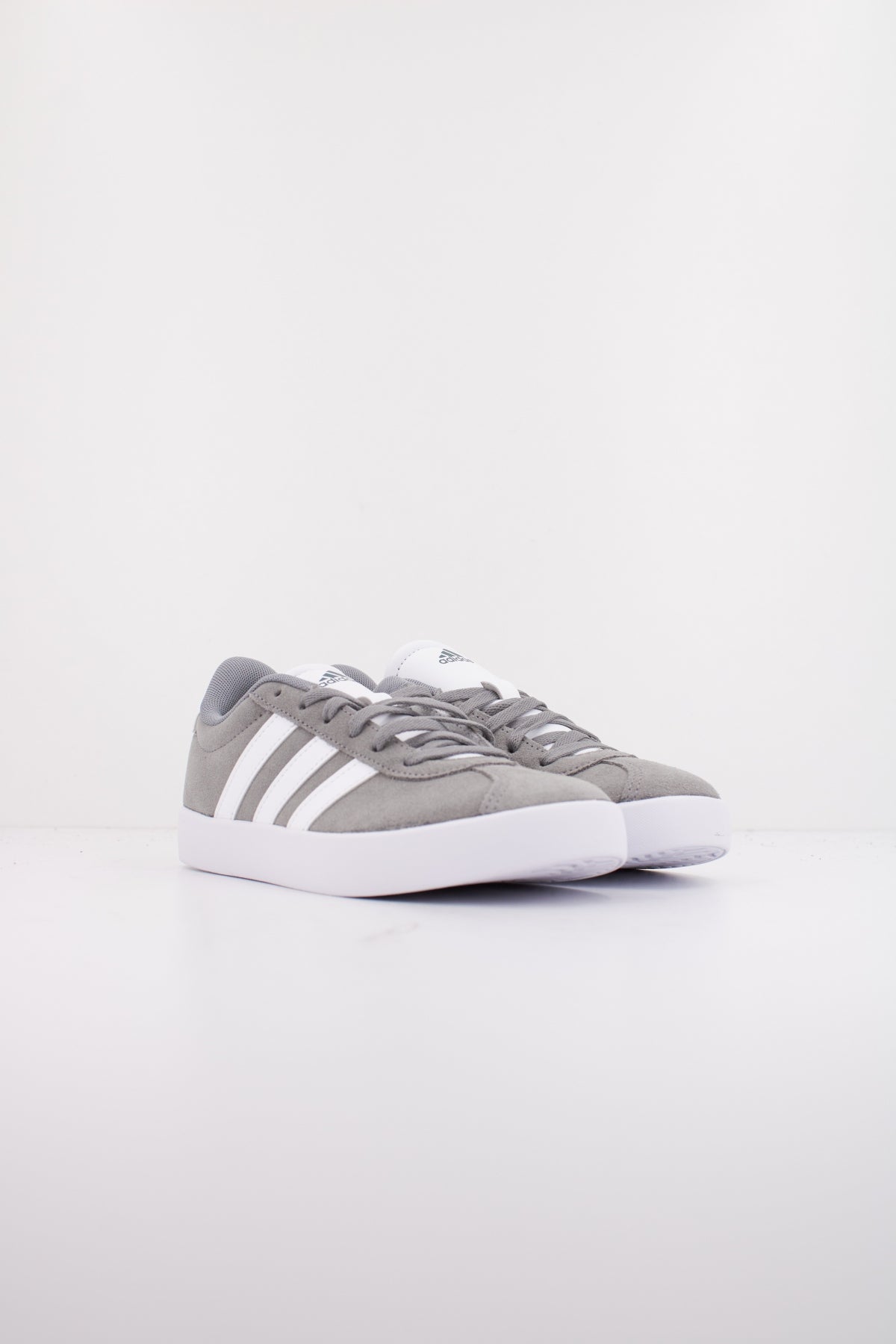 ADIDAS VL COURT . K en color GRIS  (2)