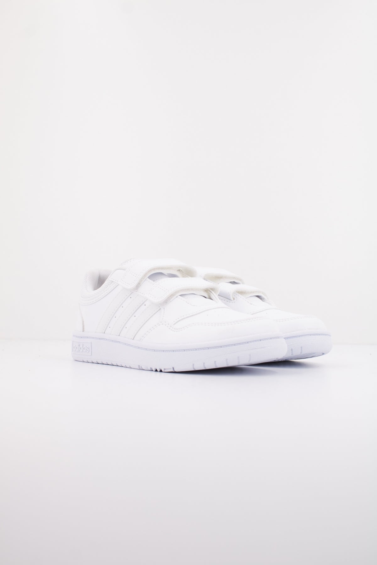 ADIDAS  HOOPS . CF C  en color BLANCO  (2)