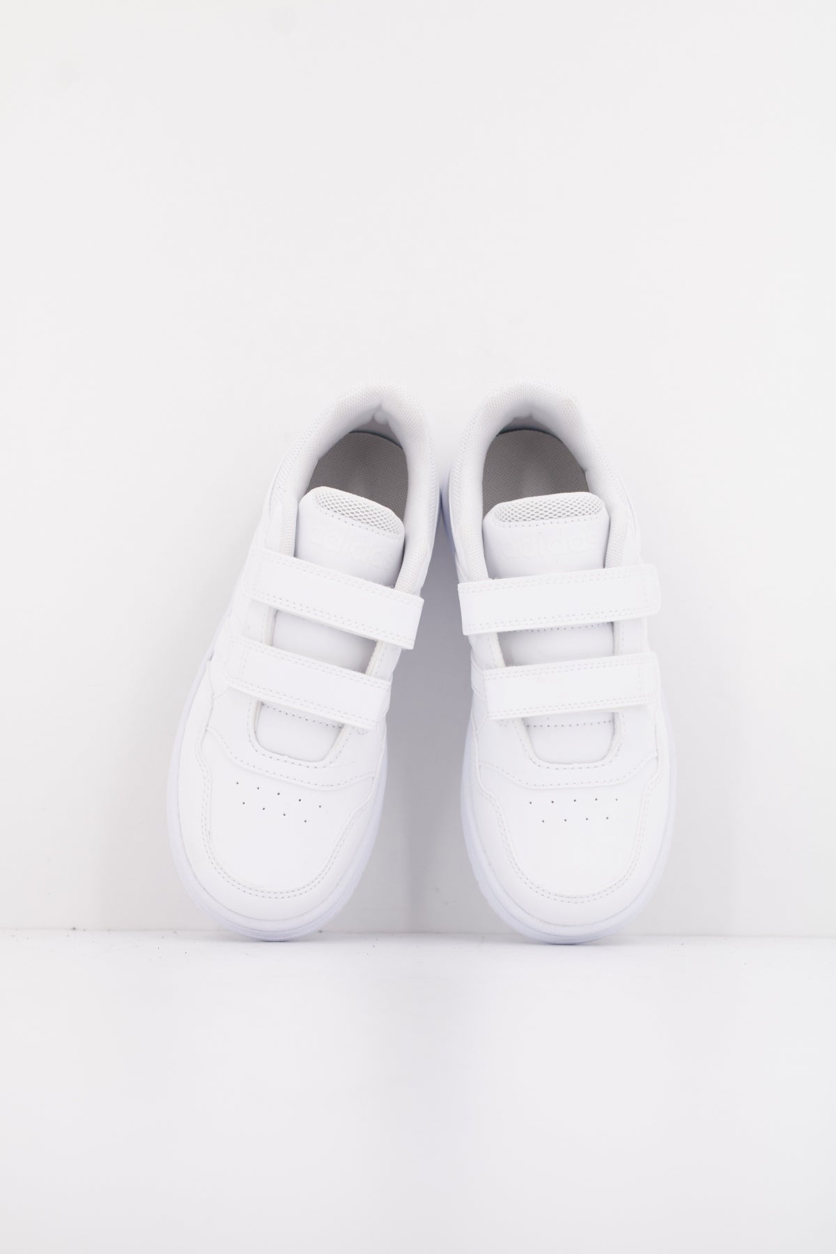 ADIDAS  HOOPS . CF C  en color BLANCO  (3)