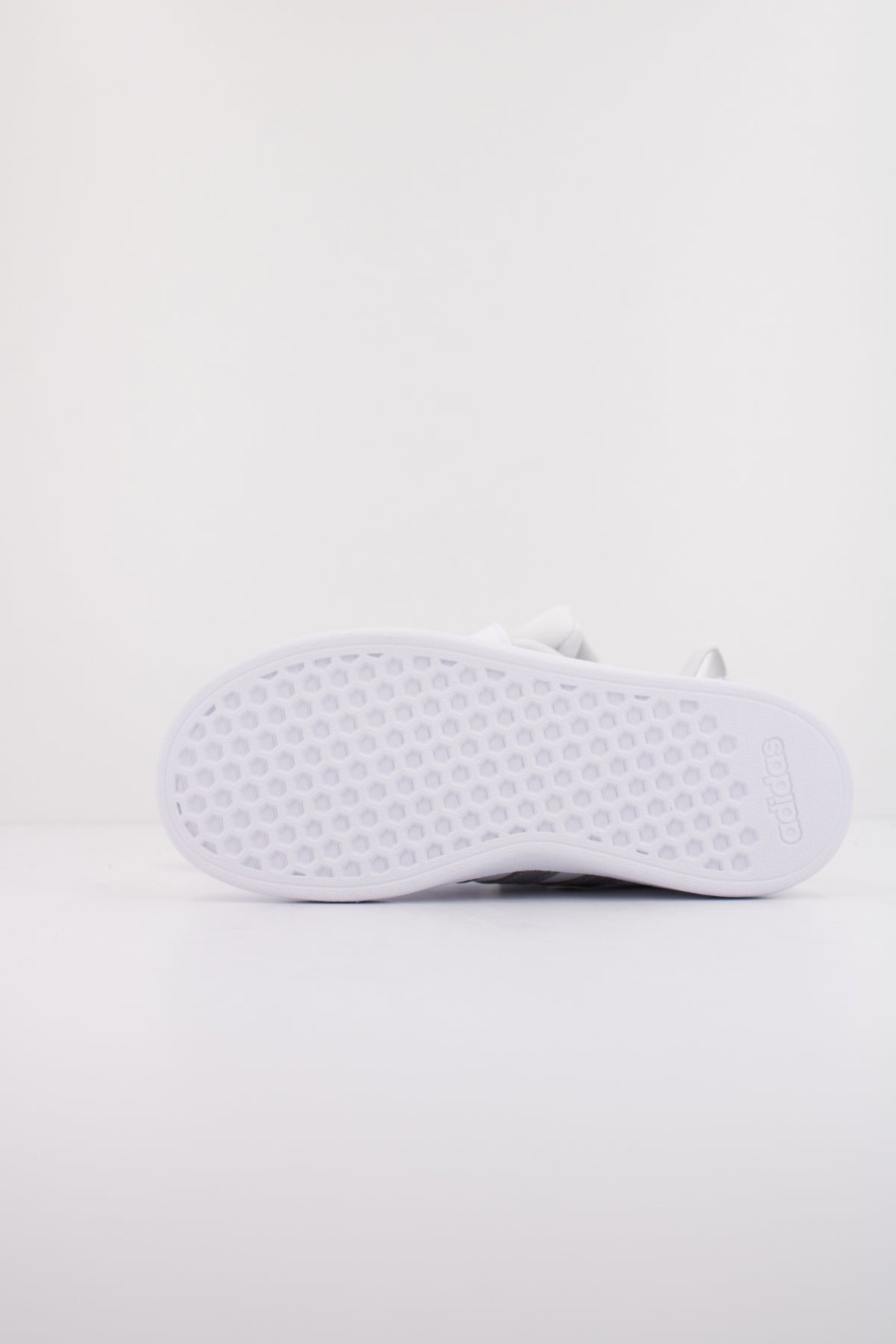 ADIDAS GRAND COURT . EL en color BLANCO  (5)
