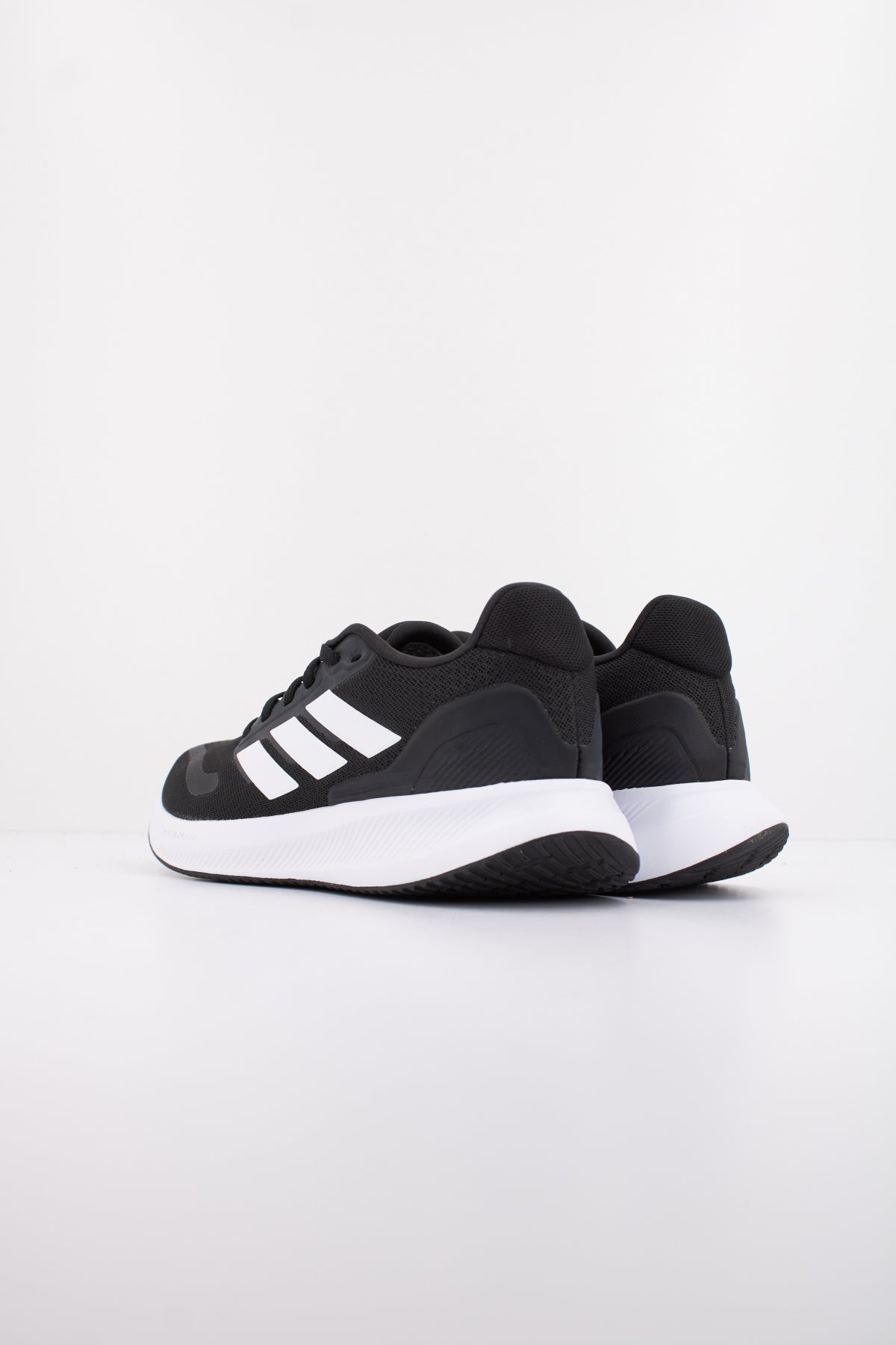 ADIDAS RUNFALCON  J en color NEGRO  (4)