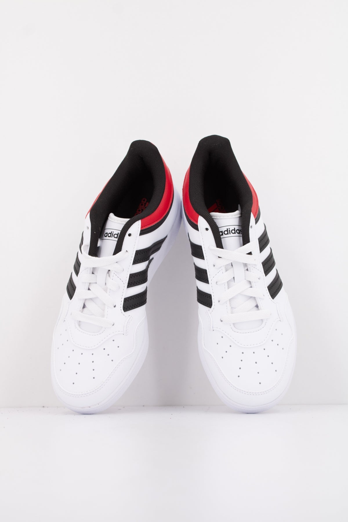ADIDAS  HOOPS . J  en color BLANCO  (3)