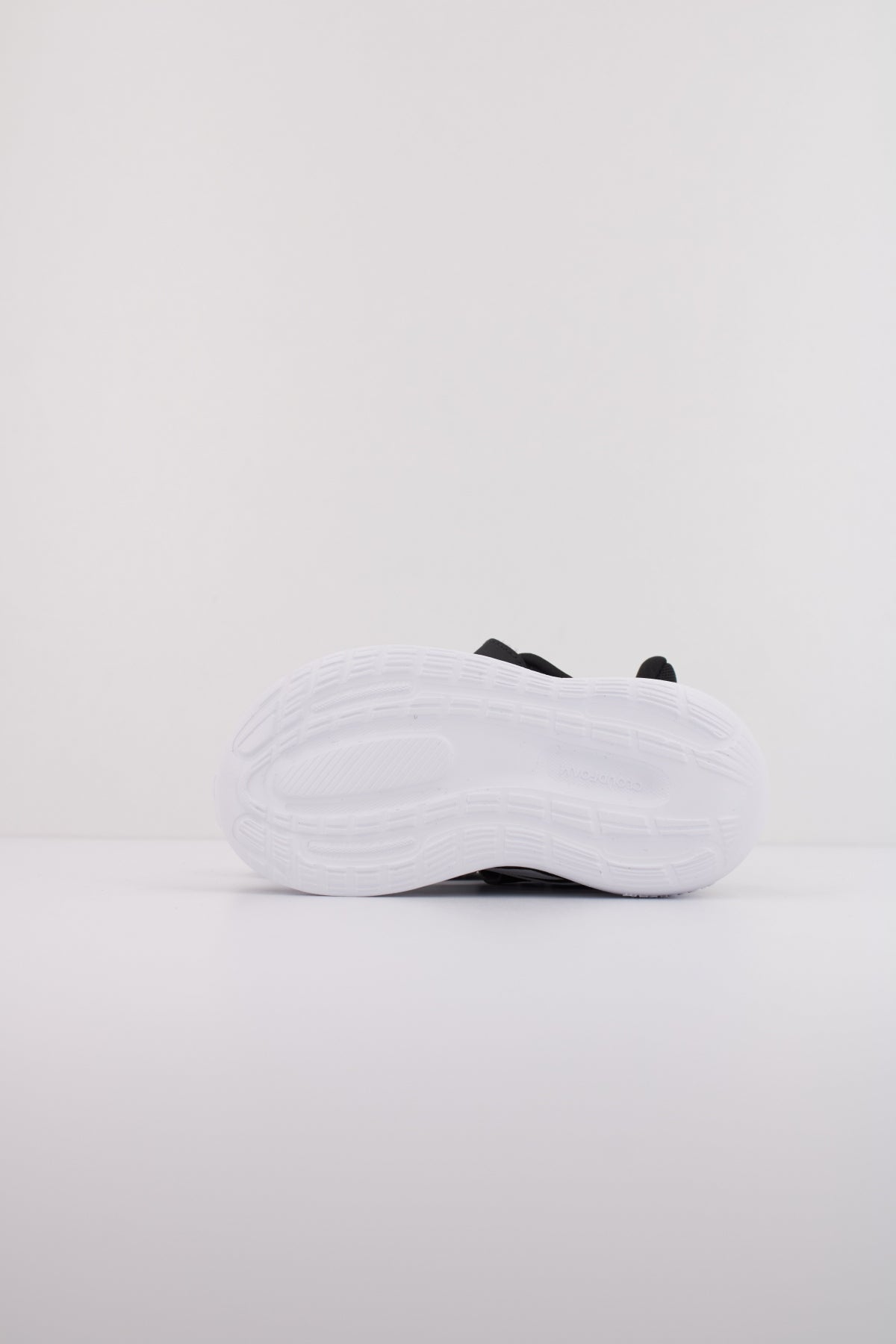 ADIDAS RUNFALCON  EL I en color NEGRO  (5)