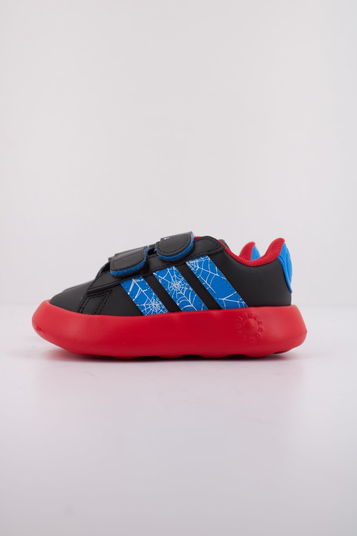 ADIDAS  GRAND COURT SPIDER-MAN CF en color NEGRO  (1)